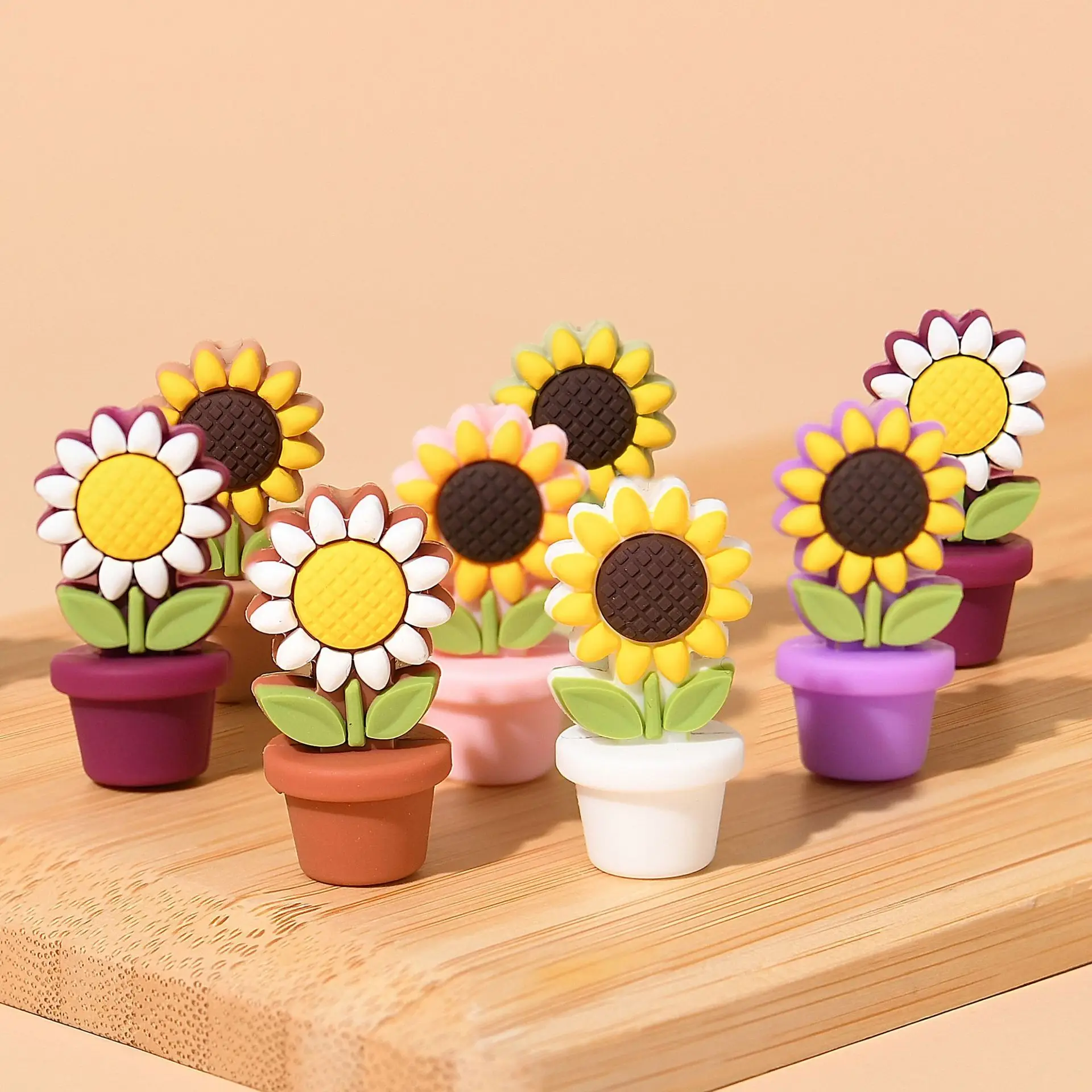 Hot Sale Food Grade Creative Diy Sunflower Pot Shaped Silicone Focal Beads Baby Teething Toys Keychain Accessories No reviews