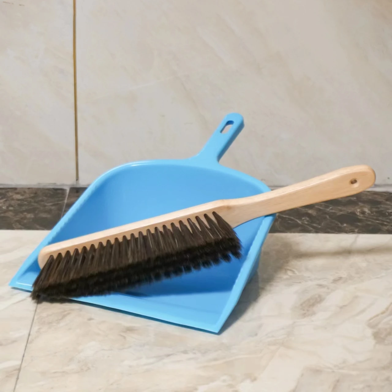 Hand Broom and Dustpan Set,Dustpan and Brush Set,Handheld Dustpan are Used to Clean Kitchens, Floors, Tables, Animal Cages.