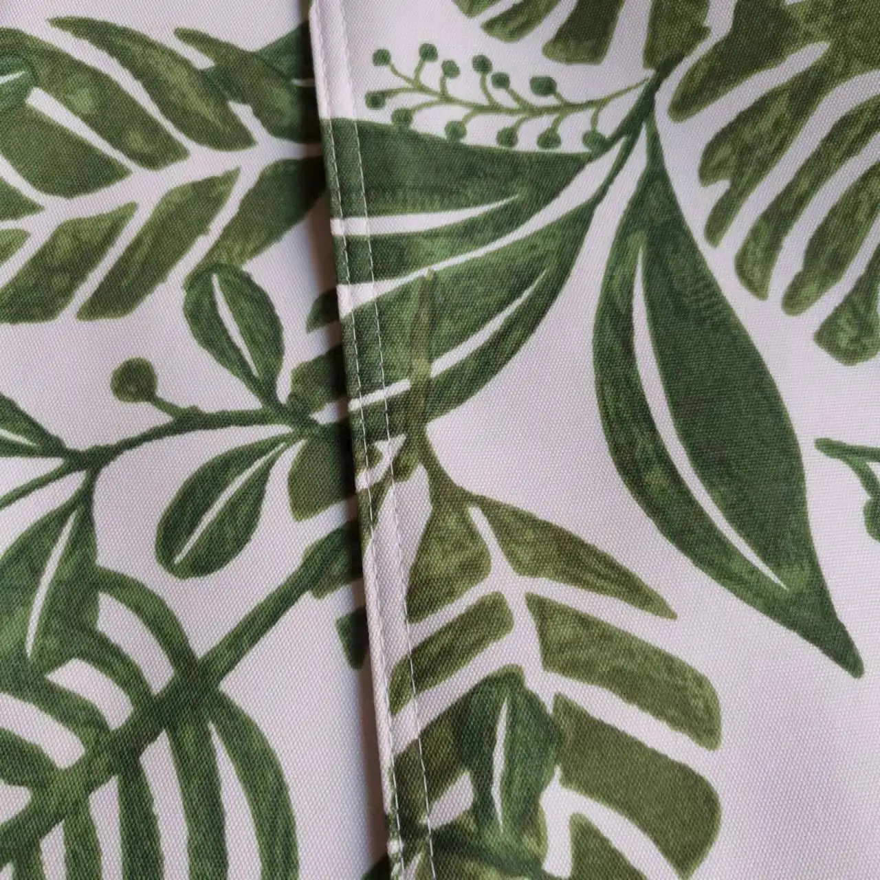 Manufacturer China high quality home restaurant polyester printing woven table cloth runner