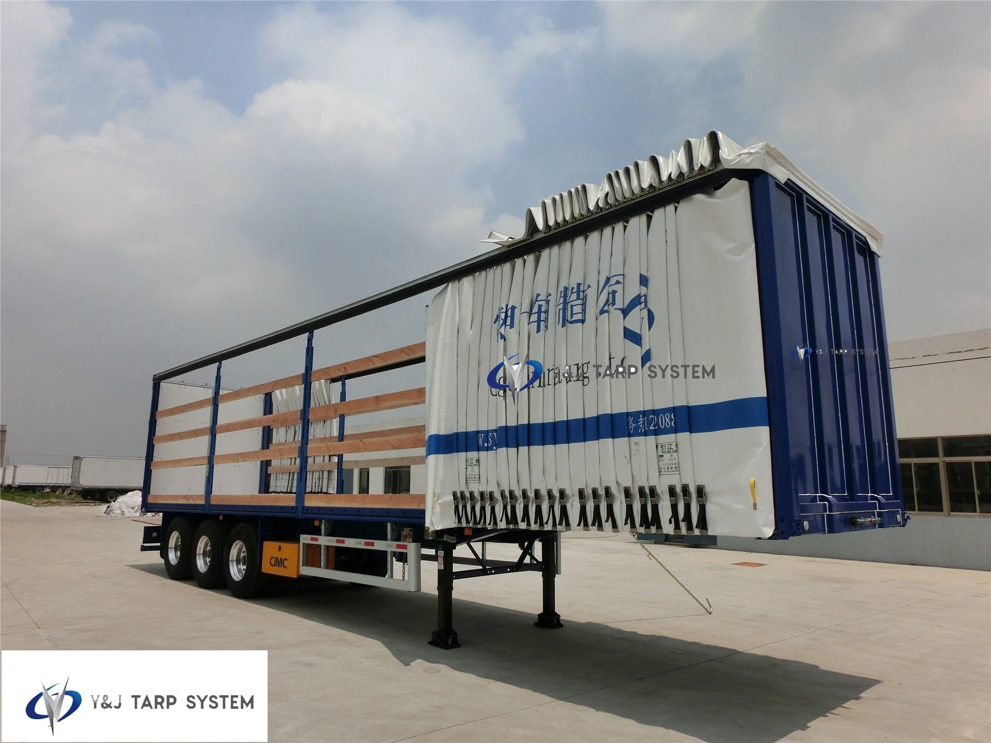 Curtainsider truck lifting roof system