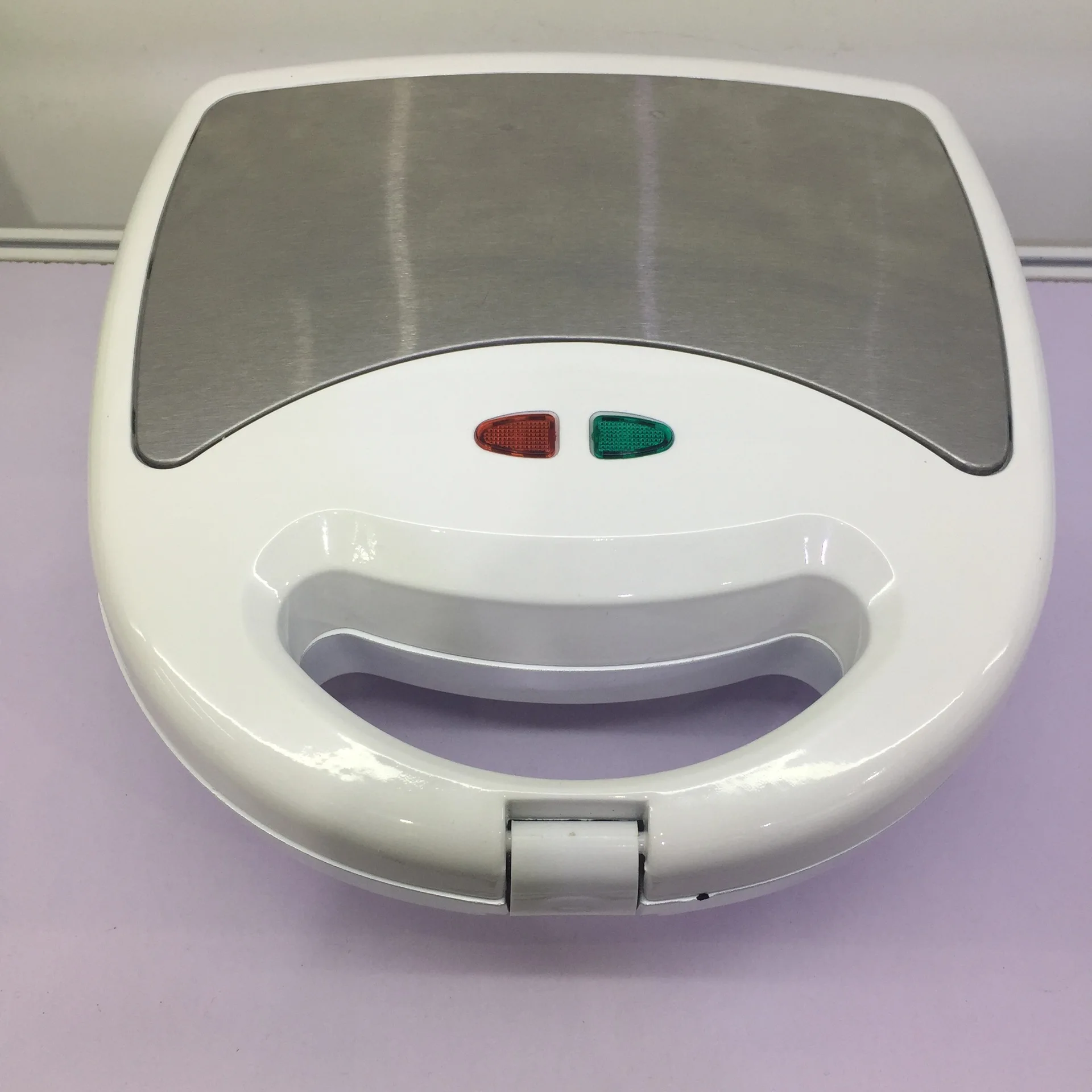 China Hot Big size 4 slices maker cheap cost commercial waffle triangle grill breakfast sandwich