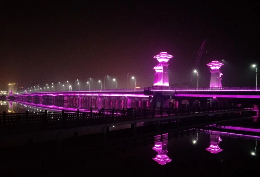Светодиодный настенный светильник Rgbw уличная водонепроницаемая лампа Rgb с управлением Dmx розовая желтая зеленая светящаяся на заказ белая оранжевая для корпуса