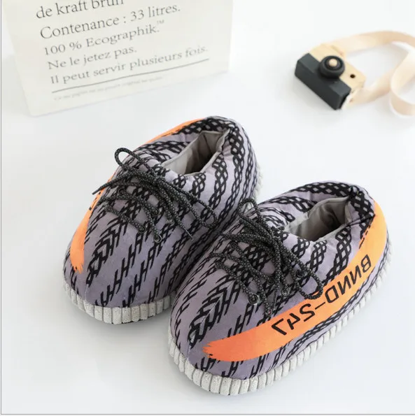 Новинка 2020 зимние теплые удобные мягкие плюшевые домашние тапочки Yeezy для мужчин и женщин черные красные белые забавные