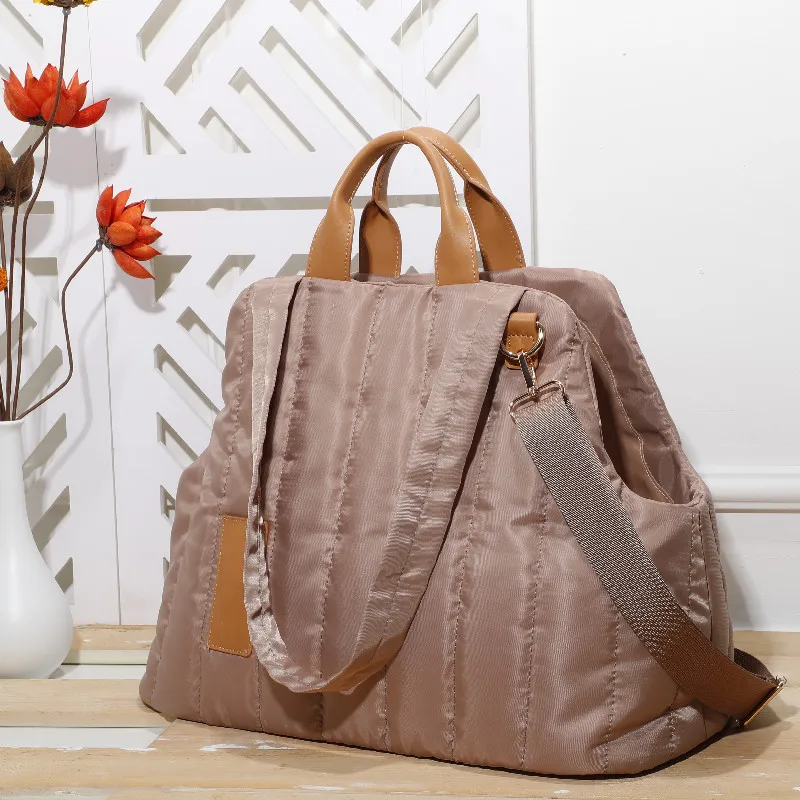 Manufacturer High Quality Dog Accessories Fashion Style Pet Carrying Bag Pet Cat Dog Carrying Booster Seat Pet Travel Bag