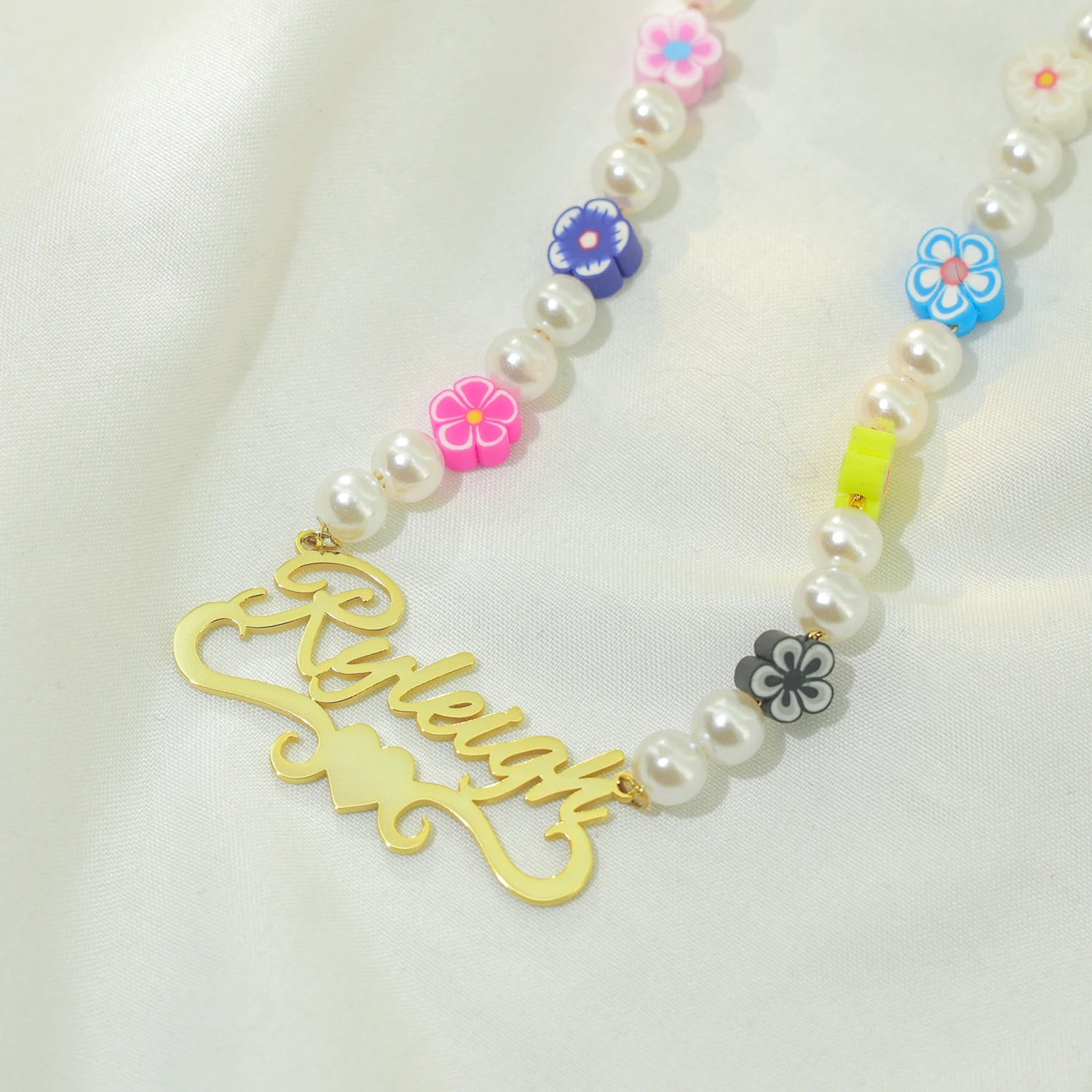 Custom Letters Name Pearl Beaded  Necklace For Girl Fashion Color flower Bead Name Initial Stainless Steel  fashion Kids Jewelry