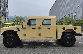 Транспортное средство специального назначения B6 с высоким уровнем защиты мобильности для обеспечения безопасности персонала в зонах повышенного риска