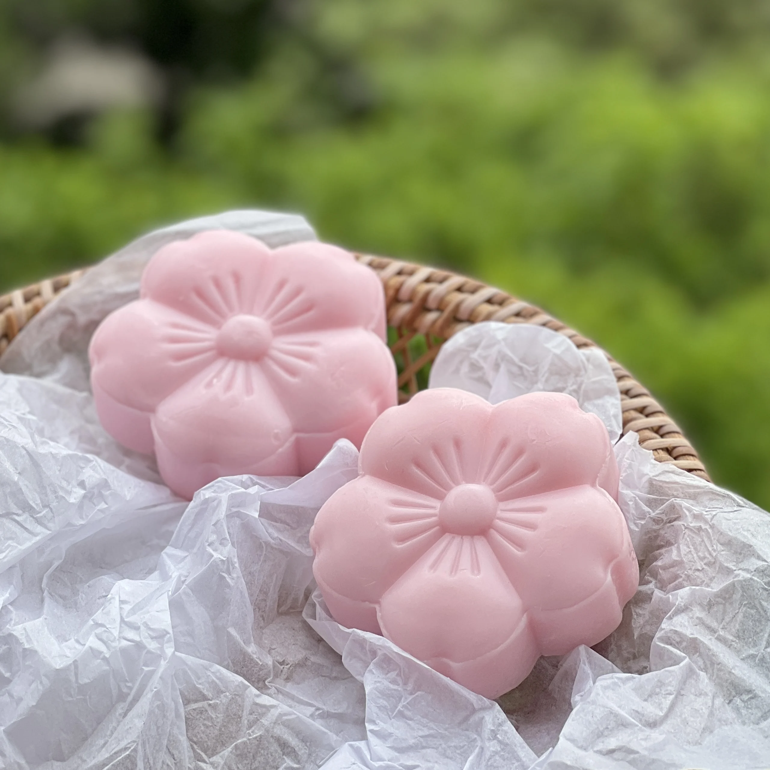 OEM Shea Butter Sakura Flower Herbal Essential Oil Soap Cherry Blossom Stretch Mark Soap Beauty Bleaching Soap For Dark Skin