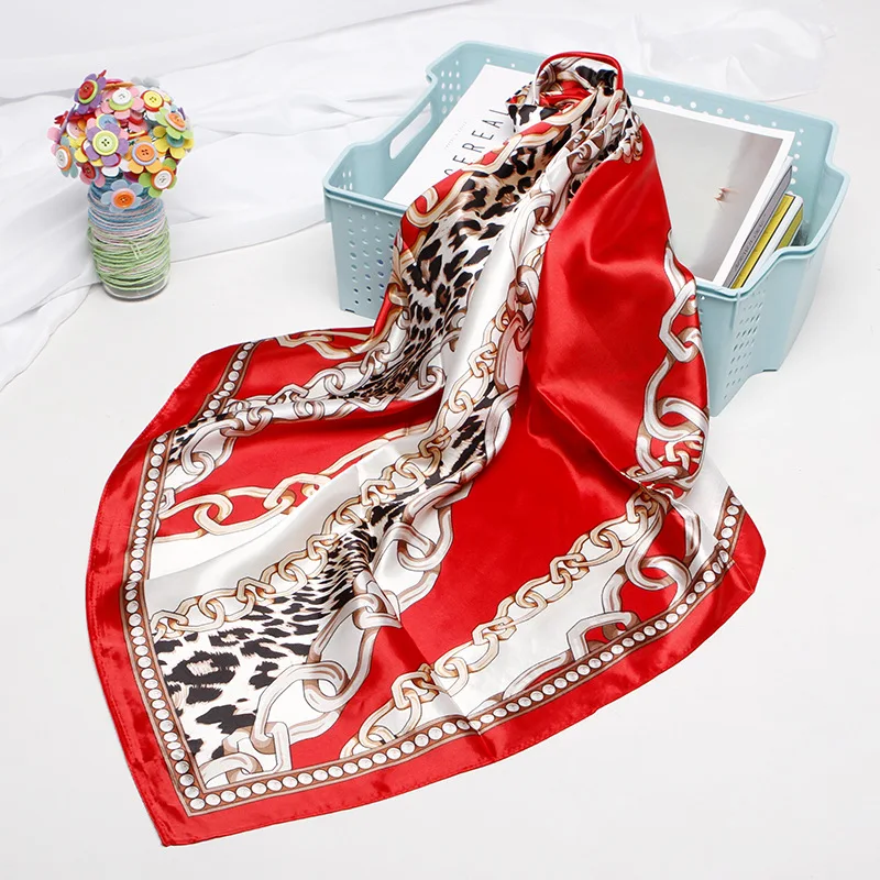 
Wholesale customization of new silk printing small square scarf shawl headscarf gift box 
