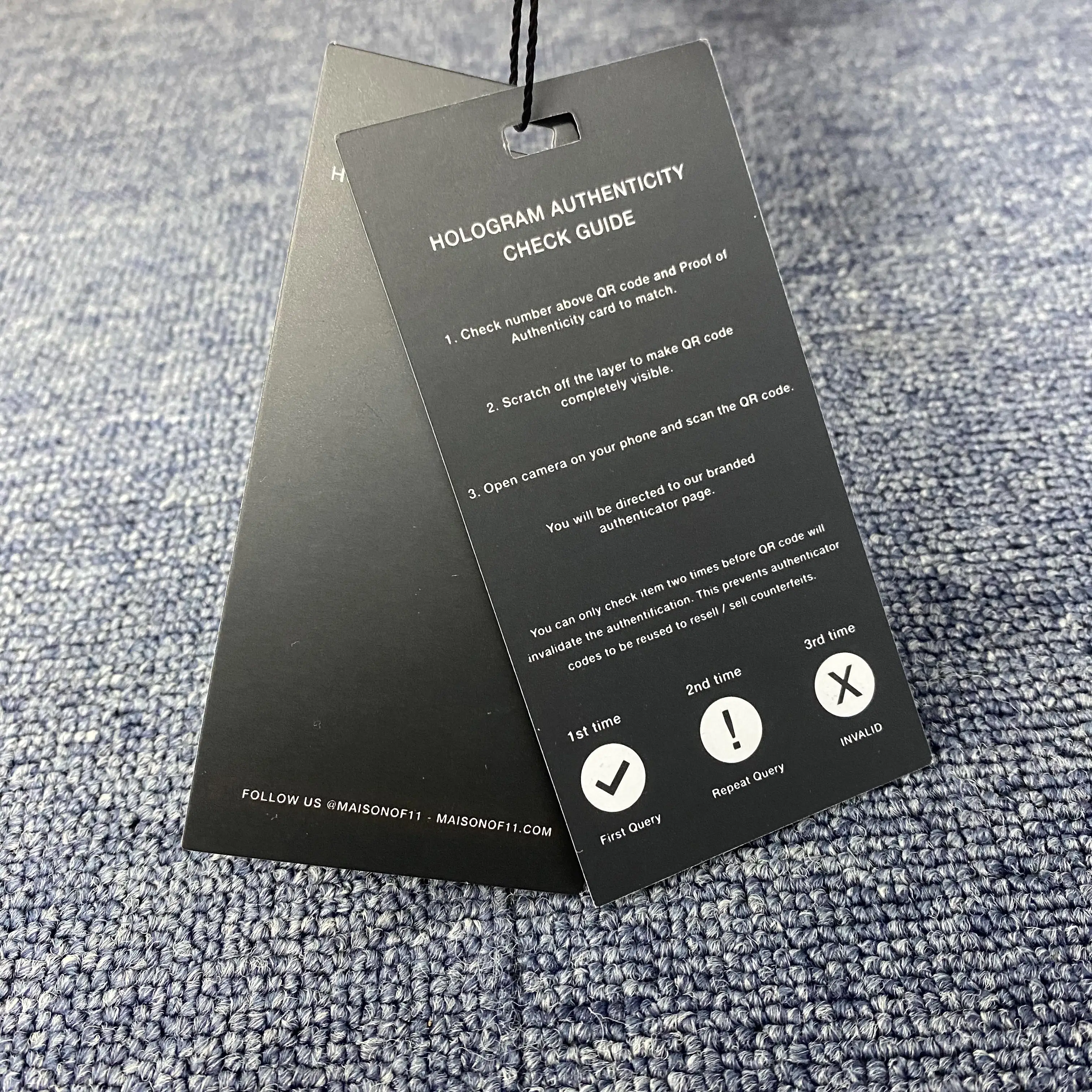 High Quality Etiqueta Colgante Garment Accessories Factory Custom Hang Tag Embossed Logo White Matte Paper Clothing Hang Tag