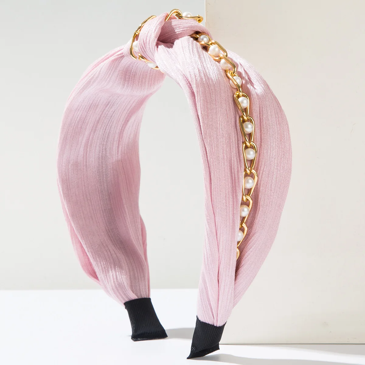 Wholesale Trendy Ladies Elegant And Luxurious Pearl Metal Chain With Wide Edge Decoration Hair Band Silk Headband