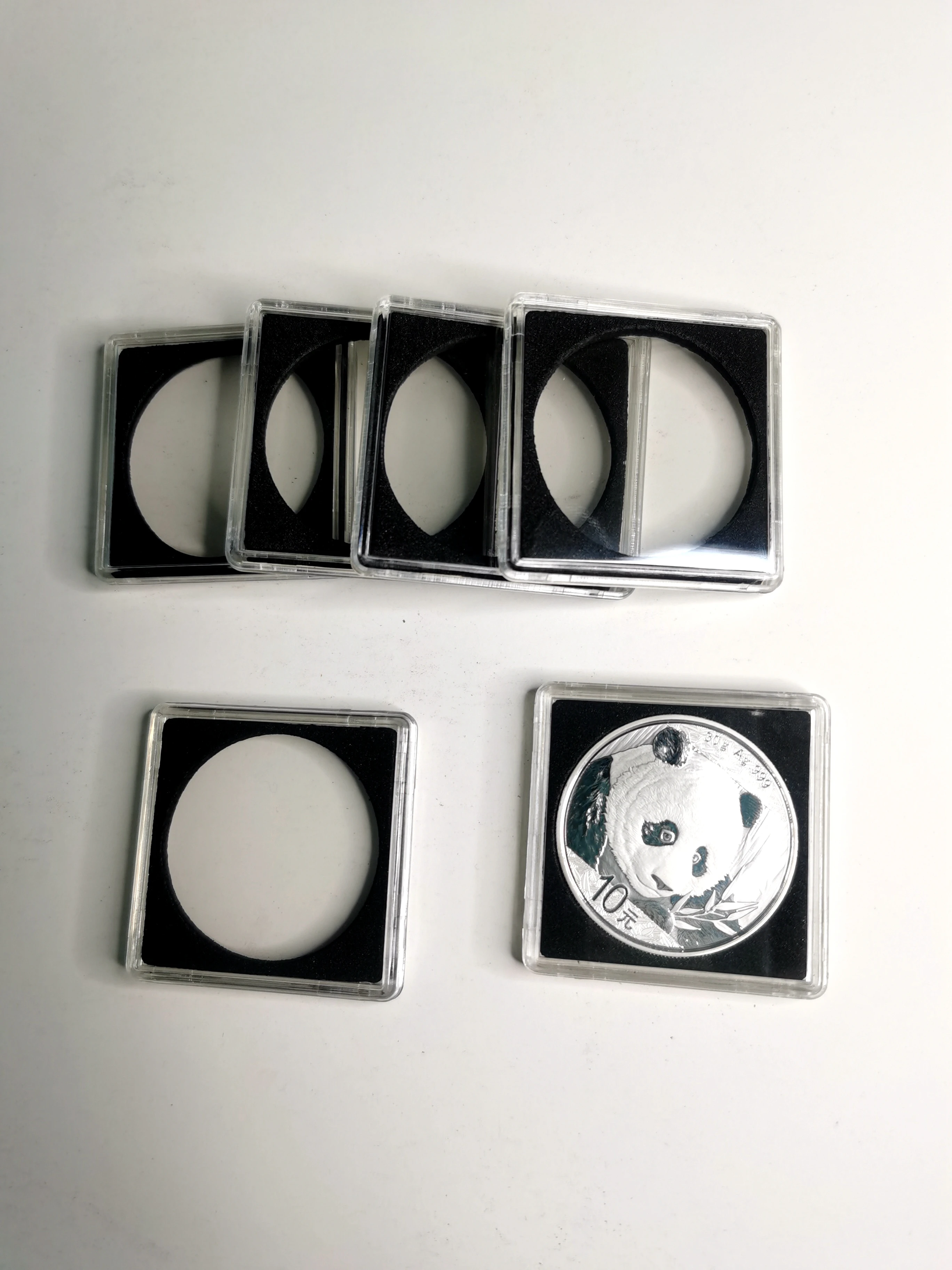 
Acrylic customized single square coin capsules with black insert 