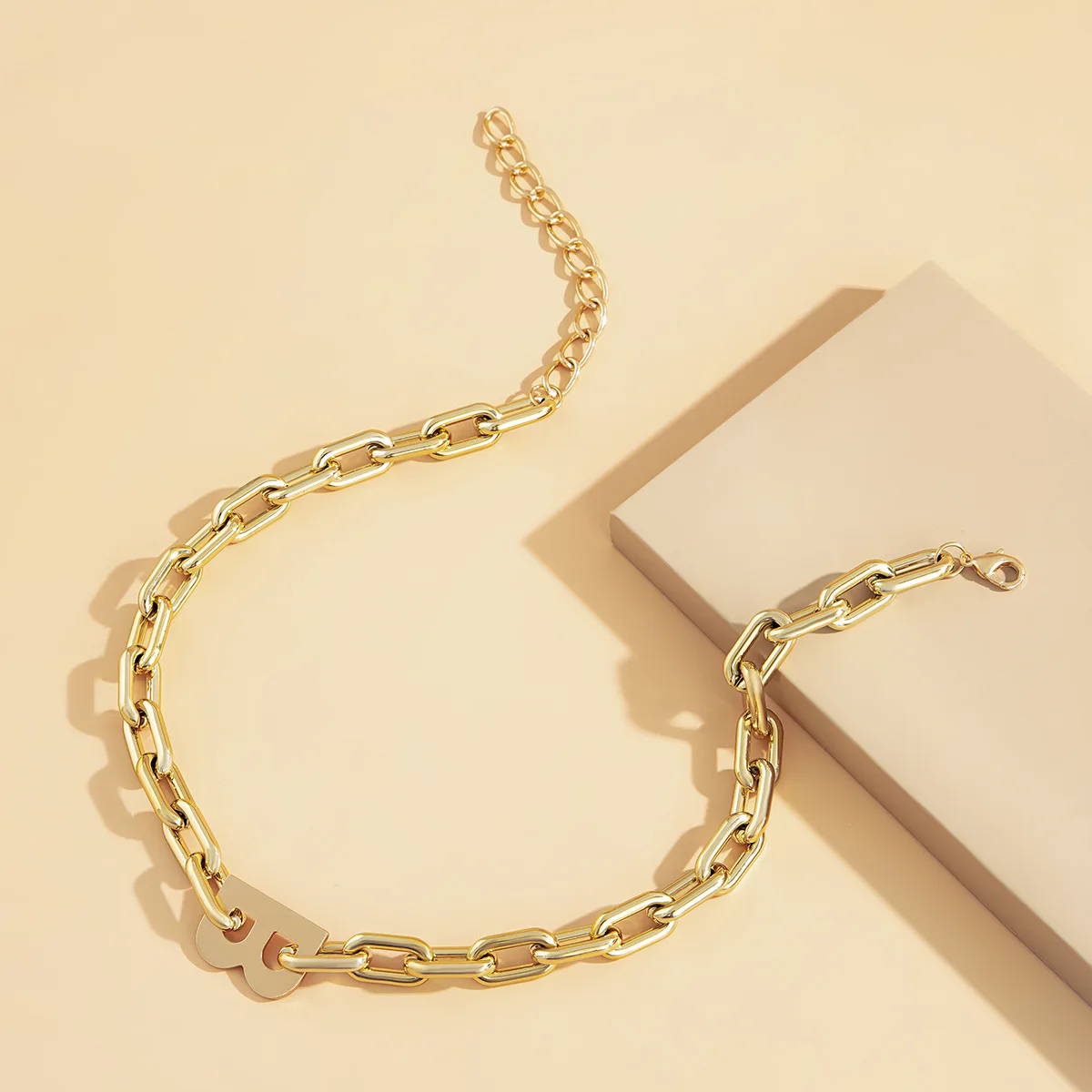
2021Simple single-layer hip-hop CCB chain necklace female retro personality letter B accessory necklace 