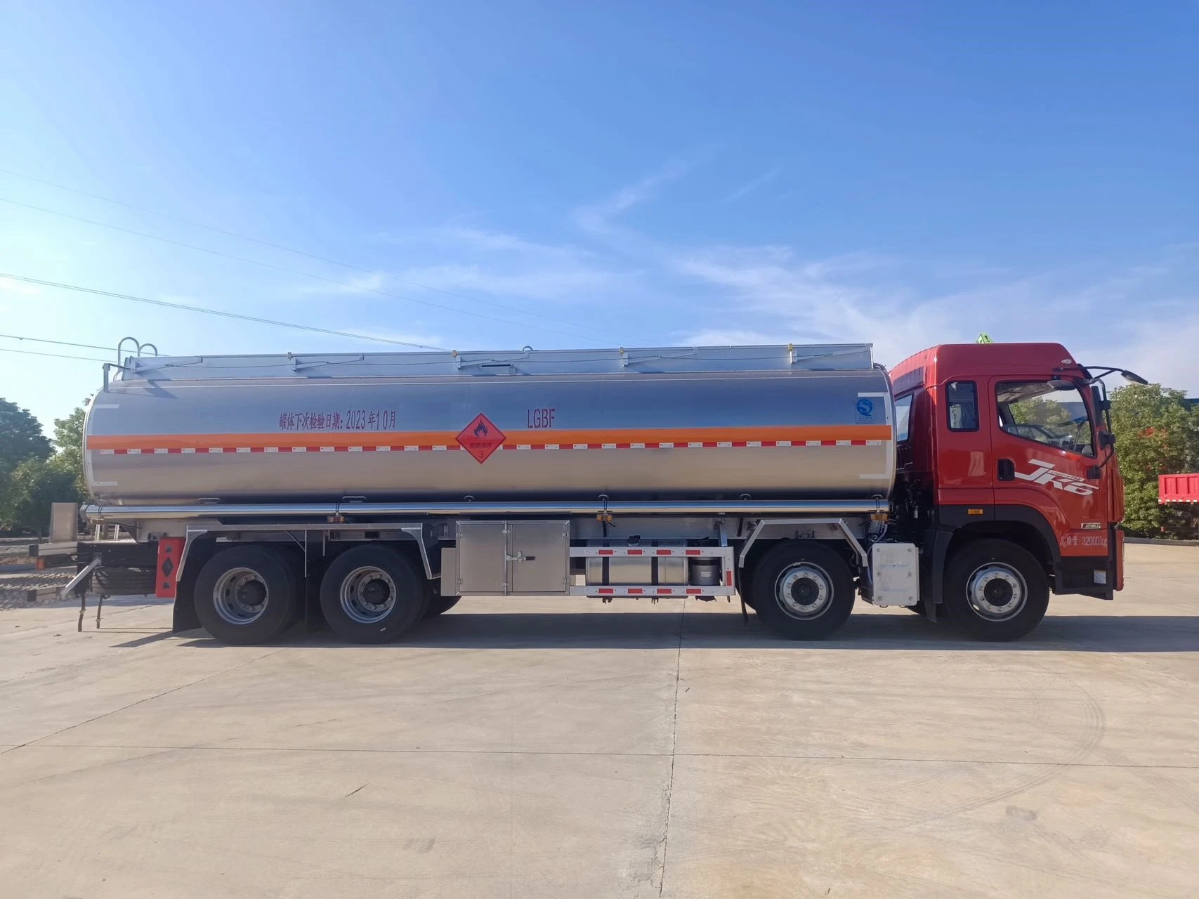 SHANMCN 8x4 сверхмощный нефтяной автоцистерна: 31 кубический метр Ручной трансмиссия для хранения воды и химикатов