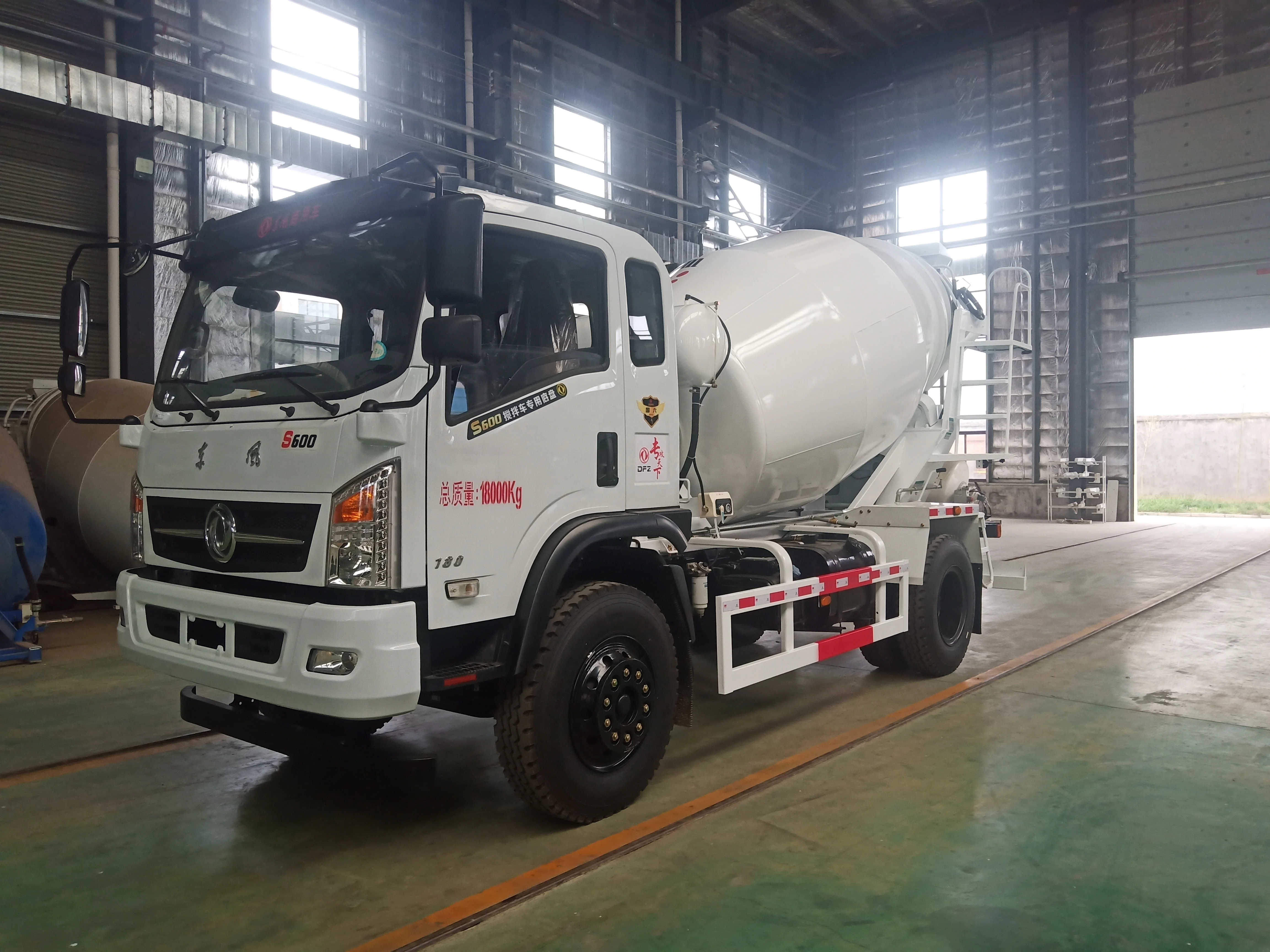 Brand new concrete mixing truck 4m3 5 cubic meters cheap concrete mixer truck sale