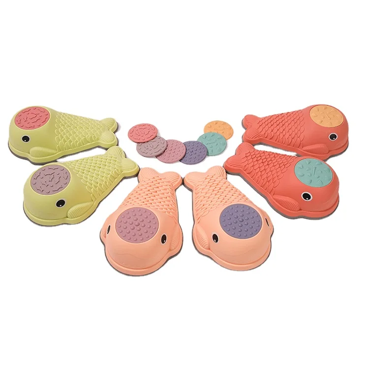 Игрушки для детей в помещении и на улице