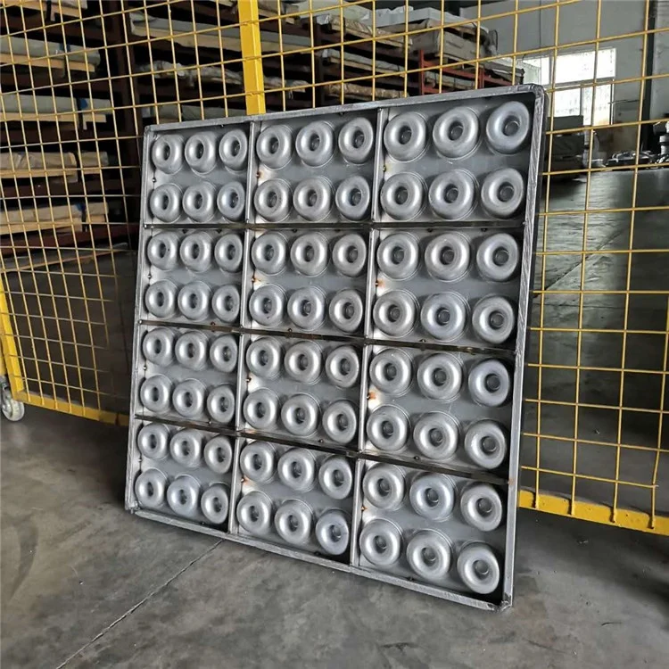 Whole Sale Non-stick Metal Bakery  Tray  Donut Cake Pan Baking Donut Mold