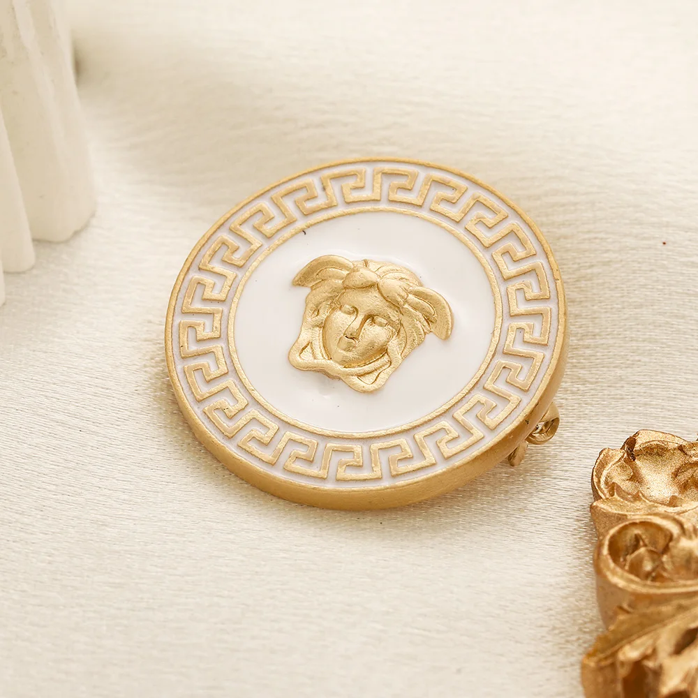 New Arrival Gold Plated Luxury Inspired Jewelry Famous Brands Designer Brooches for Women