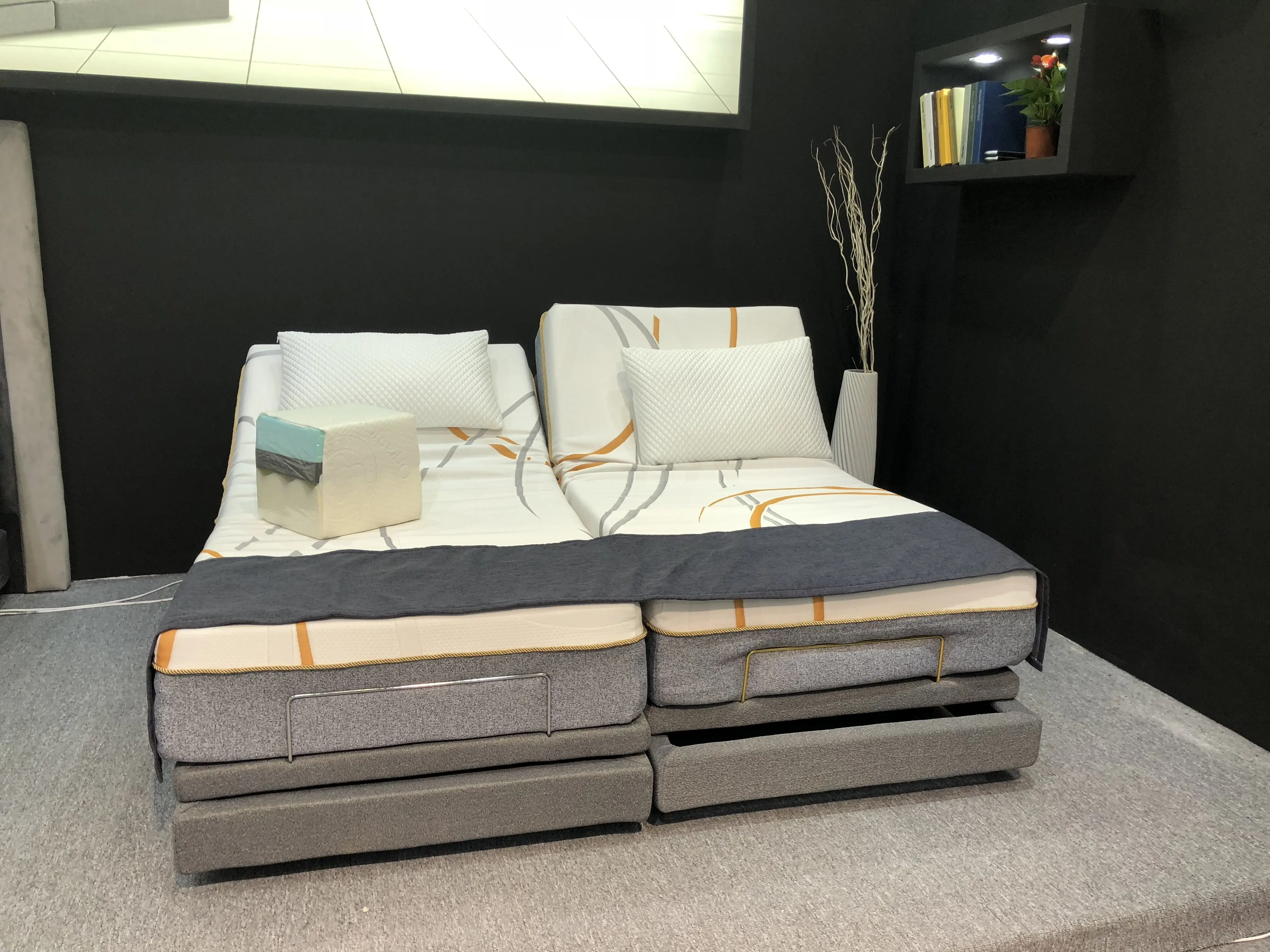 Head and Foot Recline Split King Electric Adjustable Bed Base with Customized Headboard