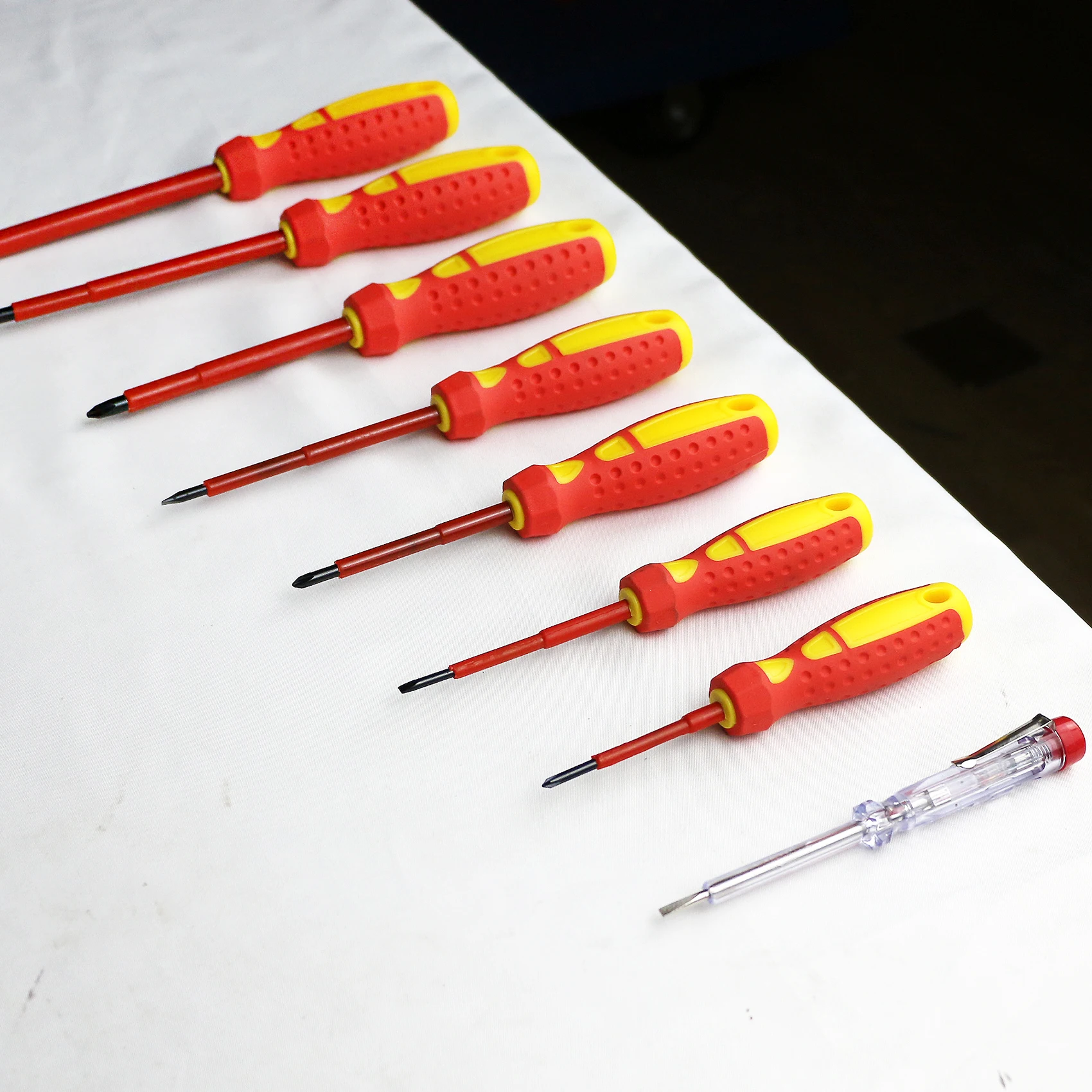 1000v 8pcs Phillips Slotted Bit Magnetic Tip Electrician Screwdriver Set Vde Insulated Screwdriver Set