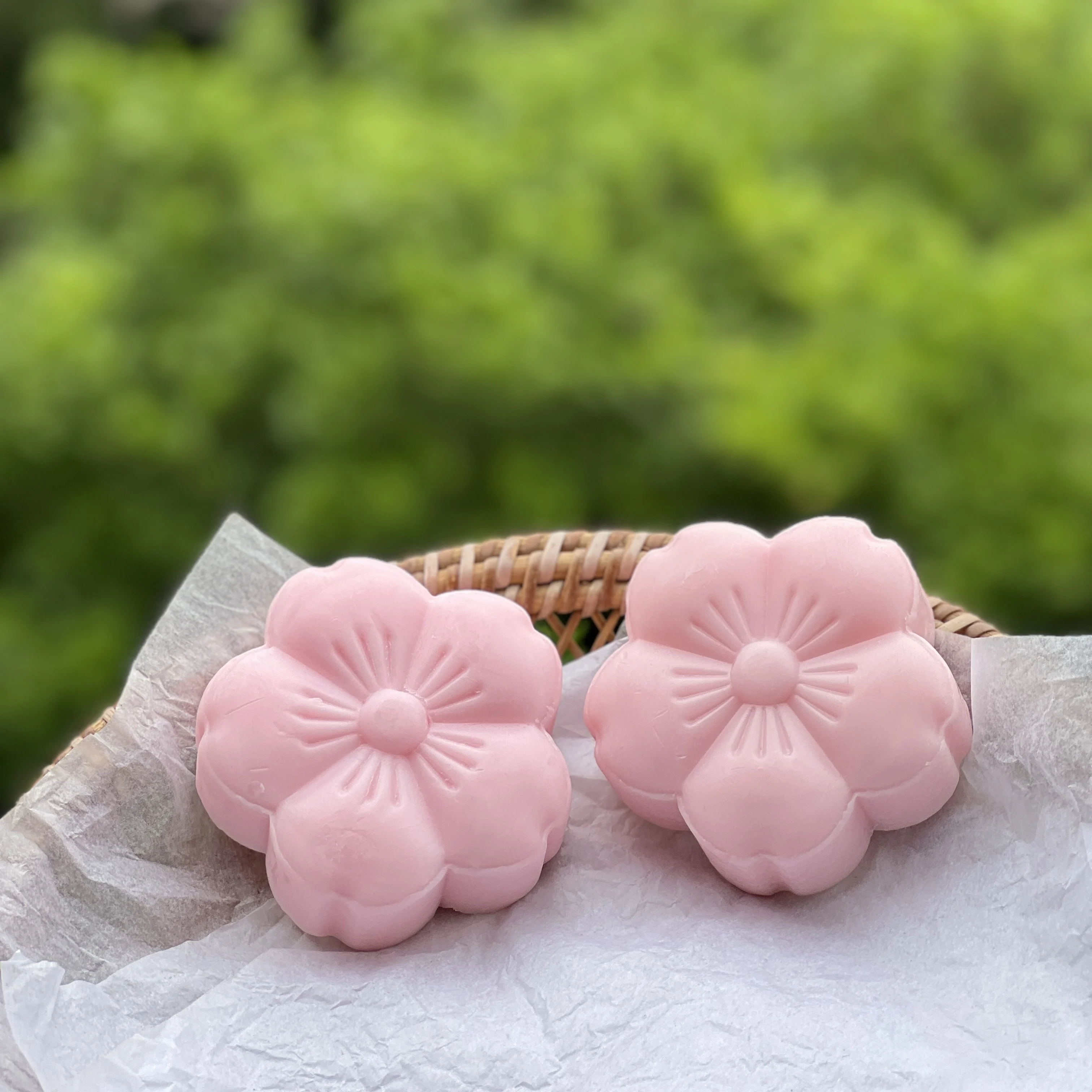 OEM Shea Butter Sakura Flower Herbal Essential Oil Soap Cherry Blossom Stretch Mark Soap Beauty Bleaching Soap For Dark Skin