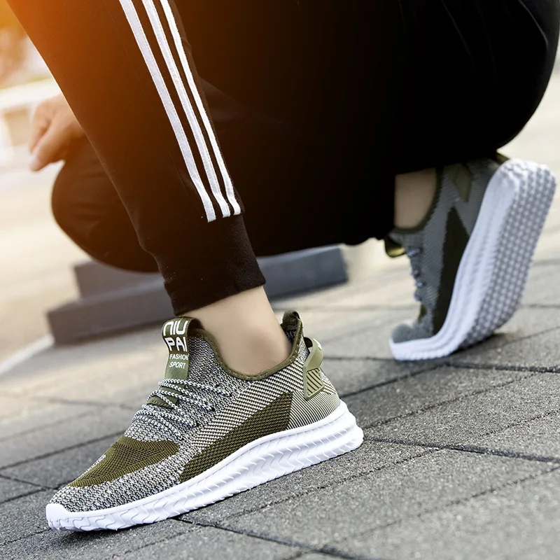 Classic fashion casual new style designs flyknited mesh running man sport shoe