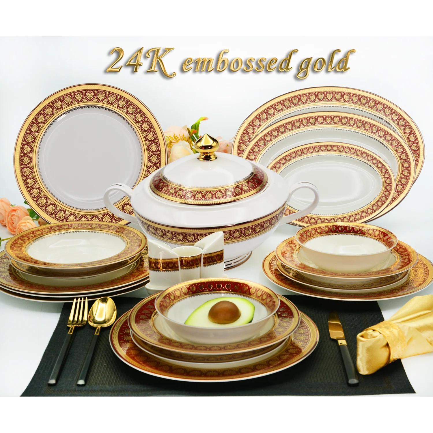 Wholesale modern luxury ceramic white round dinner flat plates with gold rim for home hotel wedding party