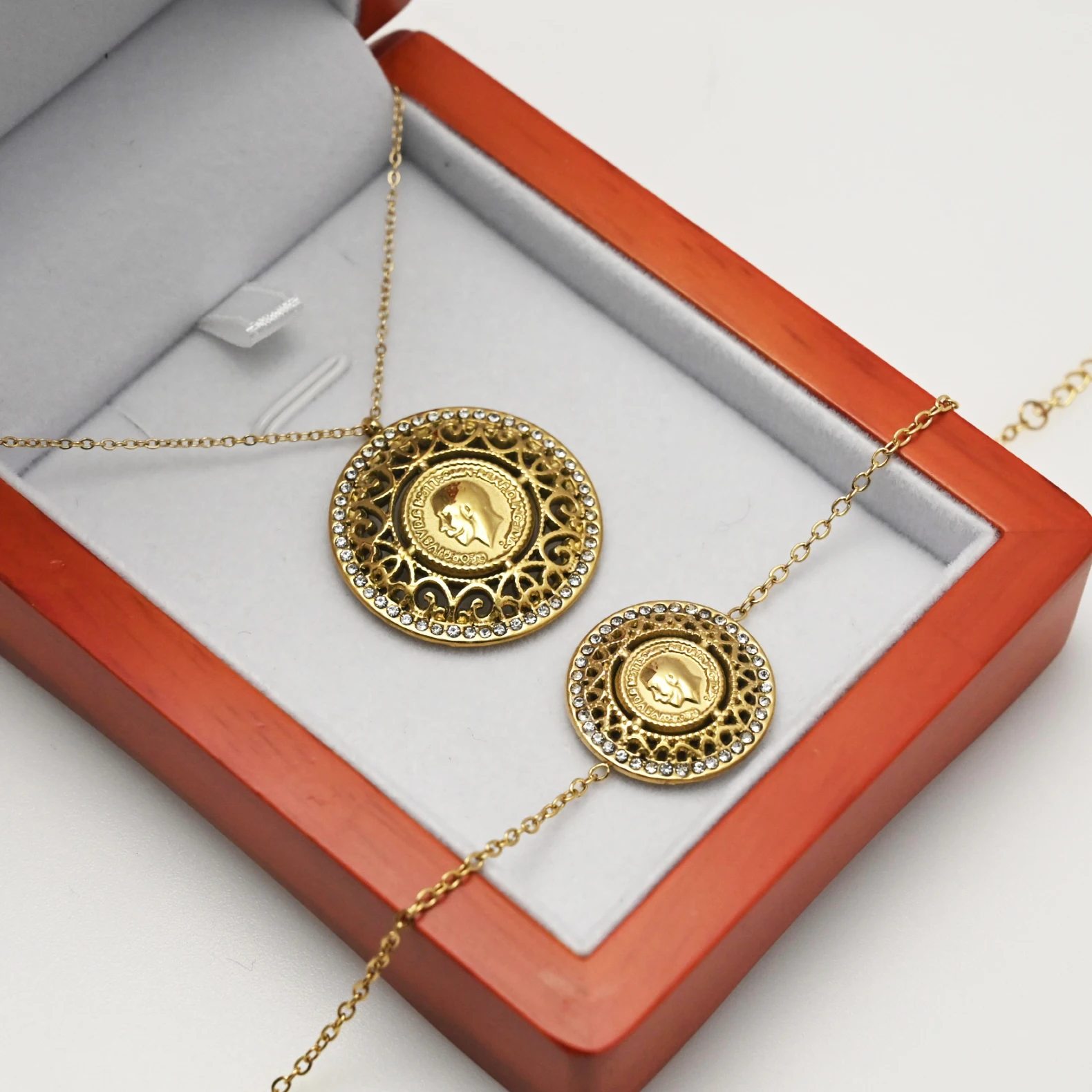 Factory Direct Sales Best Selling Religious Head Silver Coin Hamsa Hand Gold Plated Stainless Steel jewelry necklace bracelet