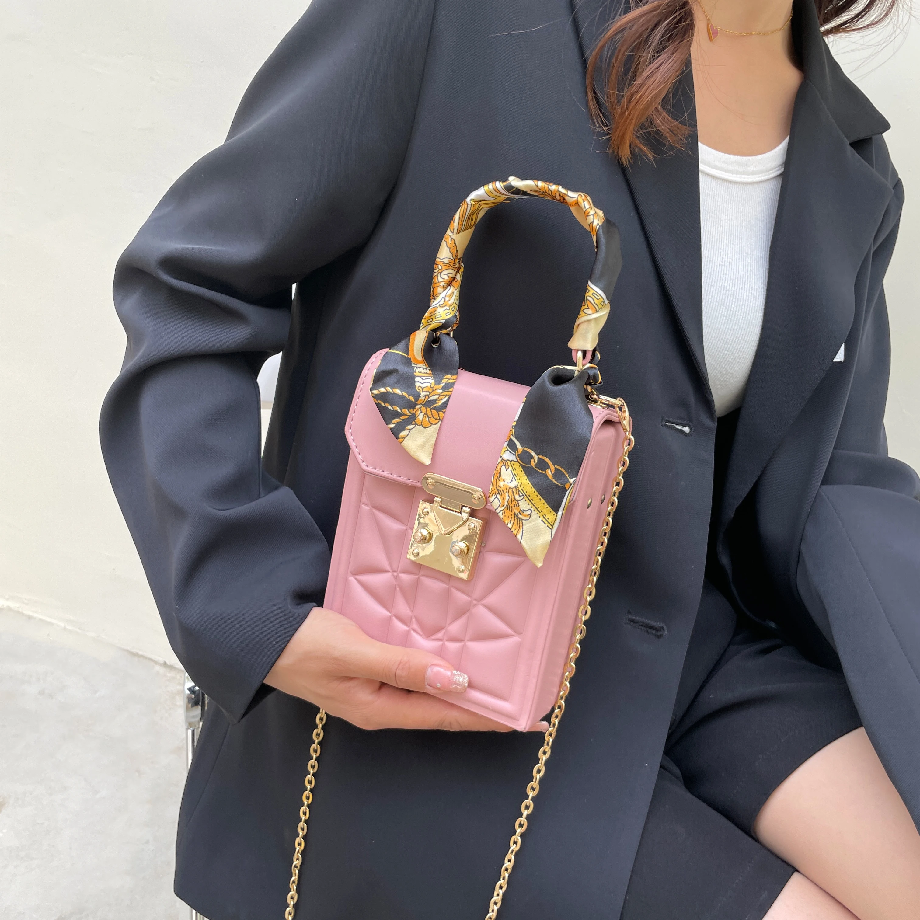 2022 New Summer Scarf Top Handle Fashion Box Bag Chain Lady Crossbody Purse Handbag