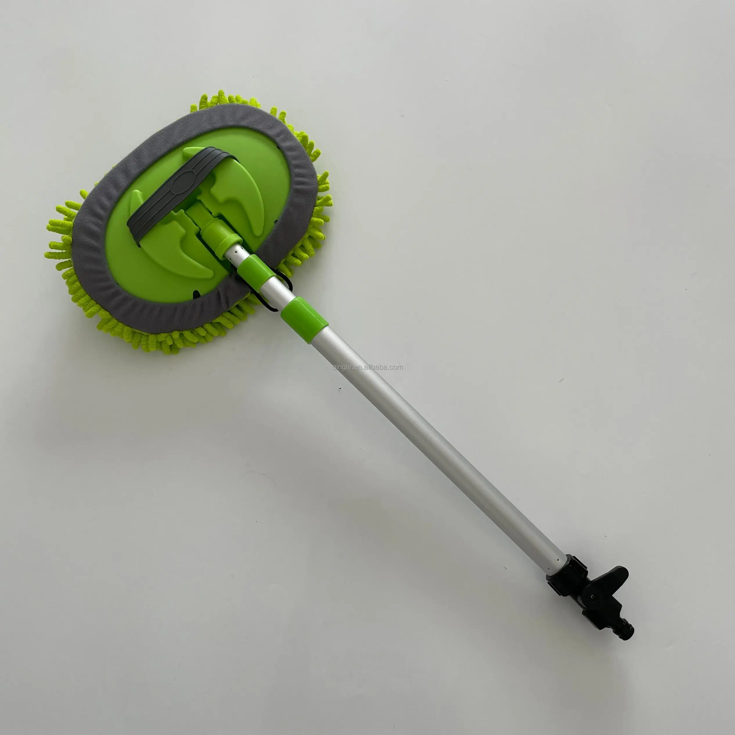 Qingle  Chenille car wash mop with Water Flow Through Telescopic aluminum  handle  extension  Pole for  Bus Wash Brush
