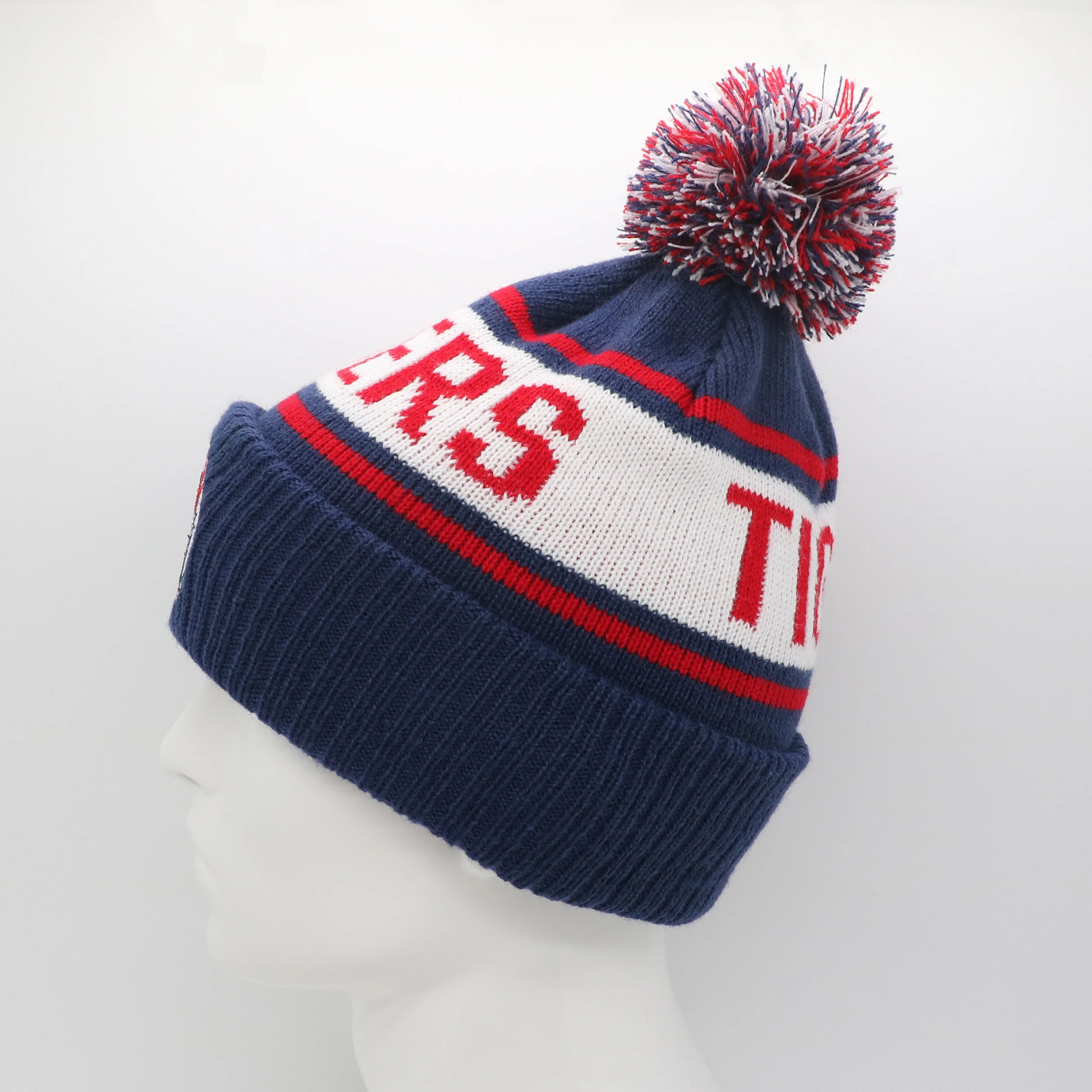 Low MOQ Custom Knitted Thick Soccer Beanies Bobble Hat With Logo Winter Hat
