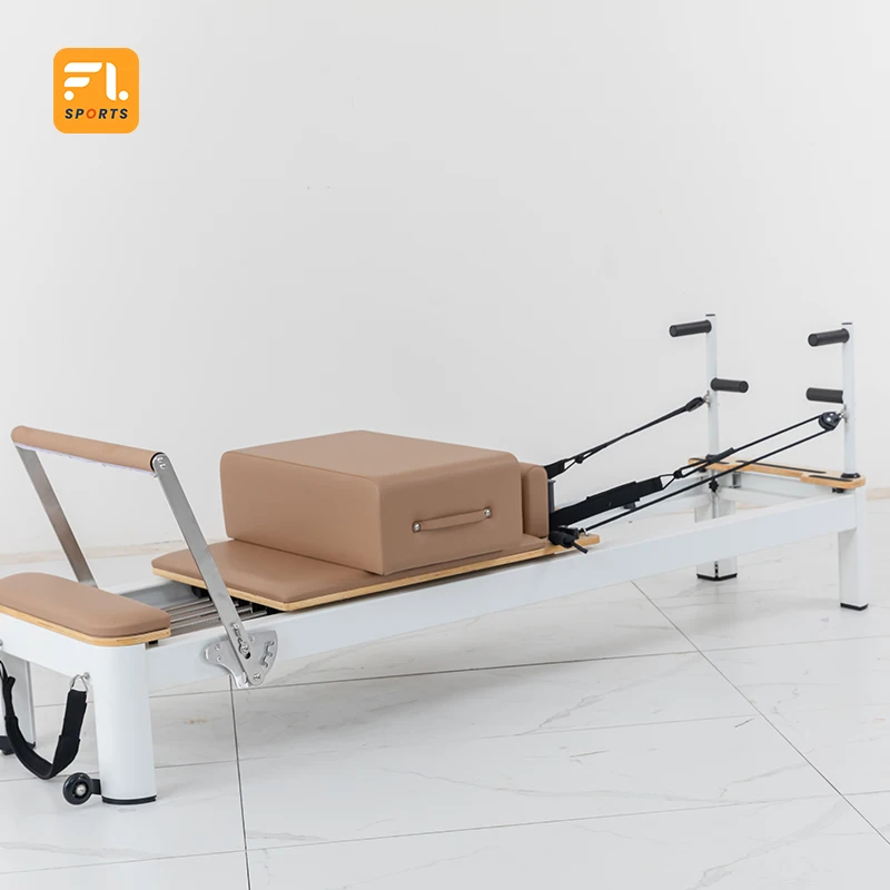 High Quality Portable Pilates Reformer Fitness Equipment for Bodybuilding Yoga and Pilates Made of Oak Wood for Studios