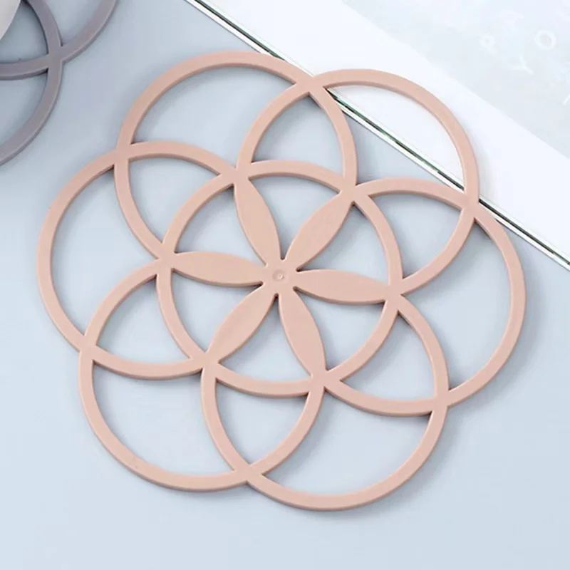 TPR Silicone Heat-Resistant Meal Mat  Multi functional flower shaped anti slip pot mat and cup mat