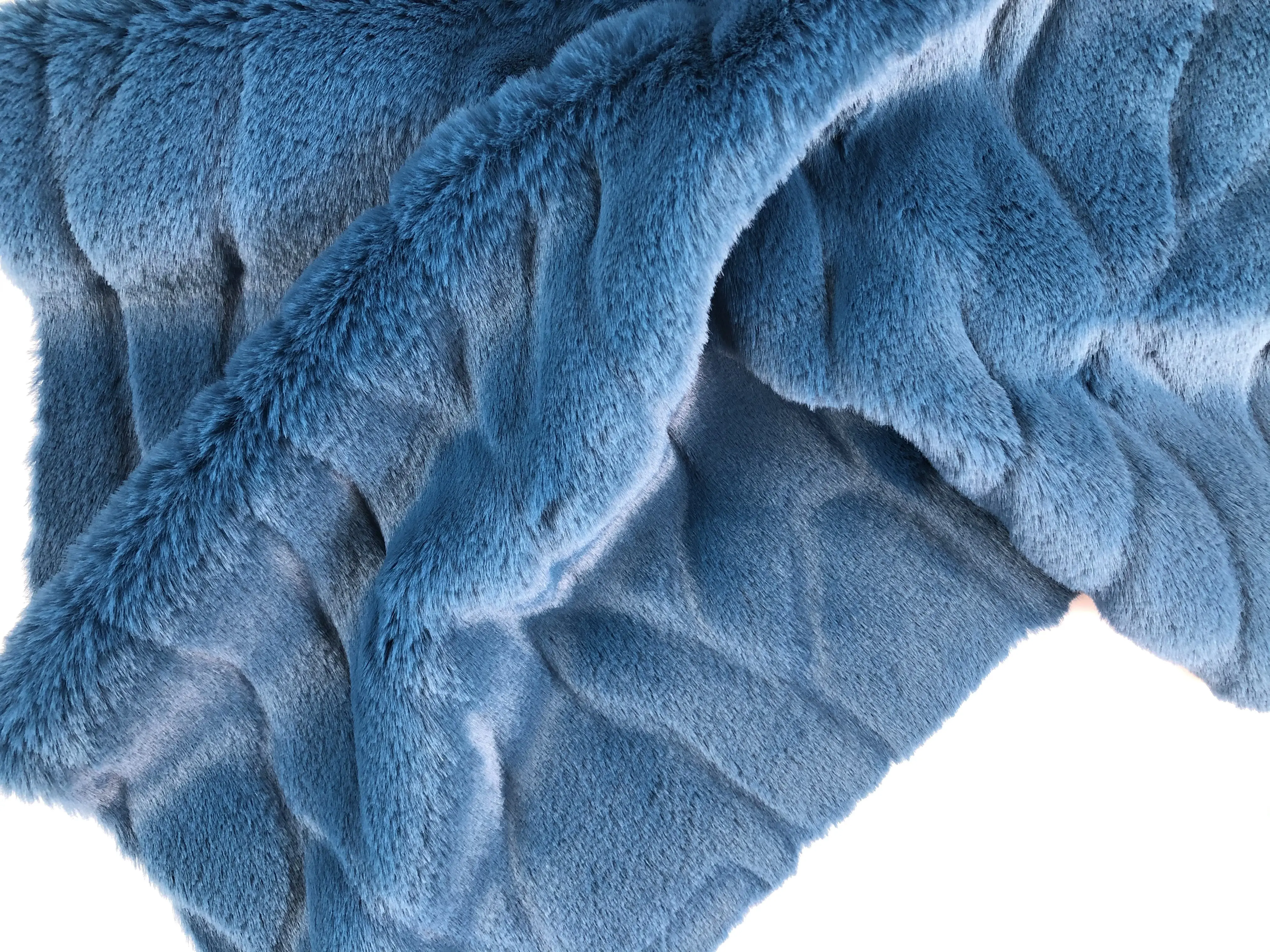 Luxurious EMBO Rabbit Faux Fur Fabric Soft Comfortable Minky Fur for Blanket/Carpet/Coat