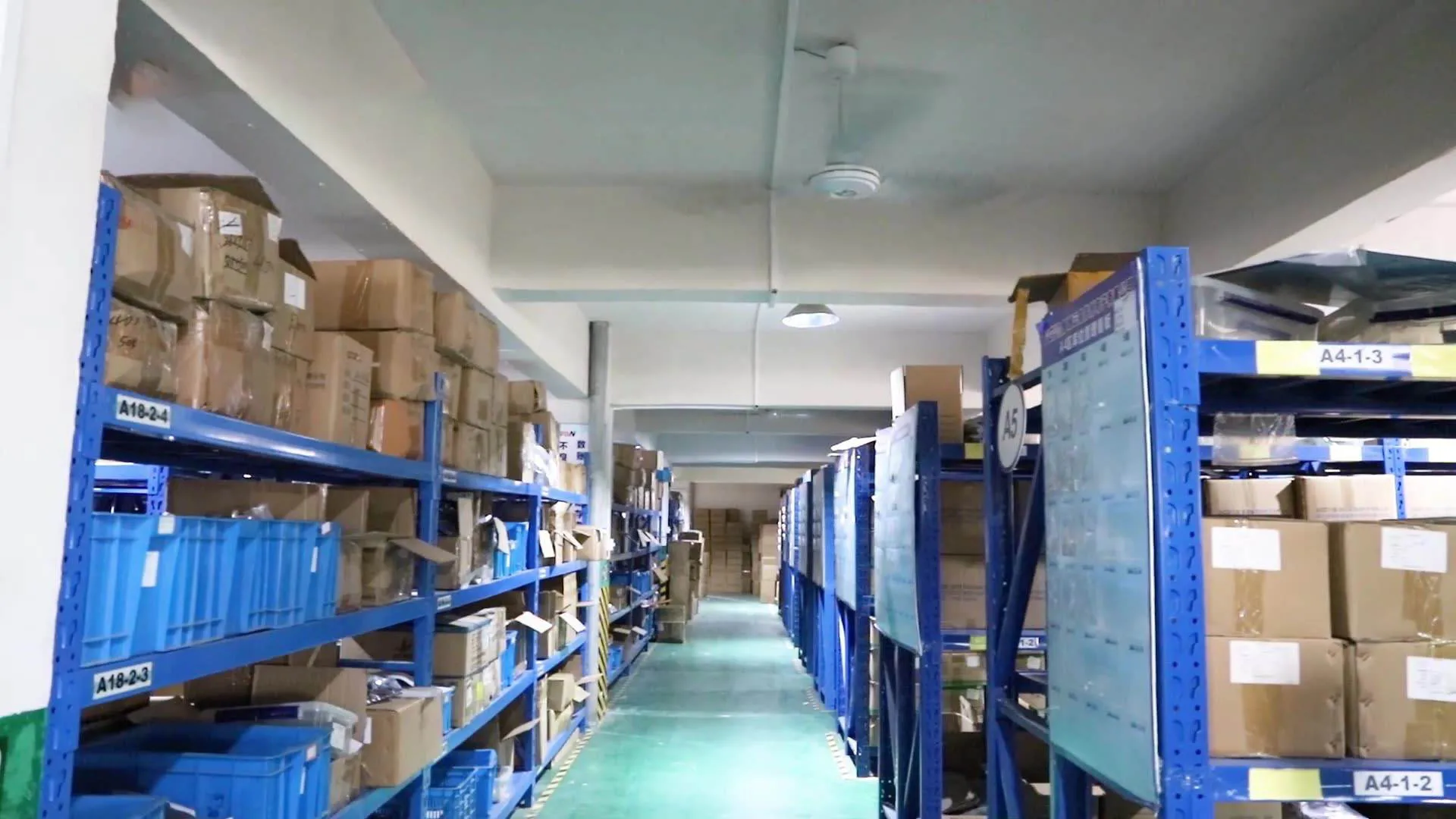 Intelligent Electronic Household Smart Human Body Smart Digital Body Fat Weighing Scales with Bluetooth