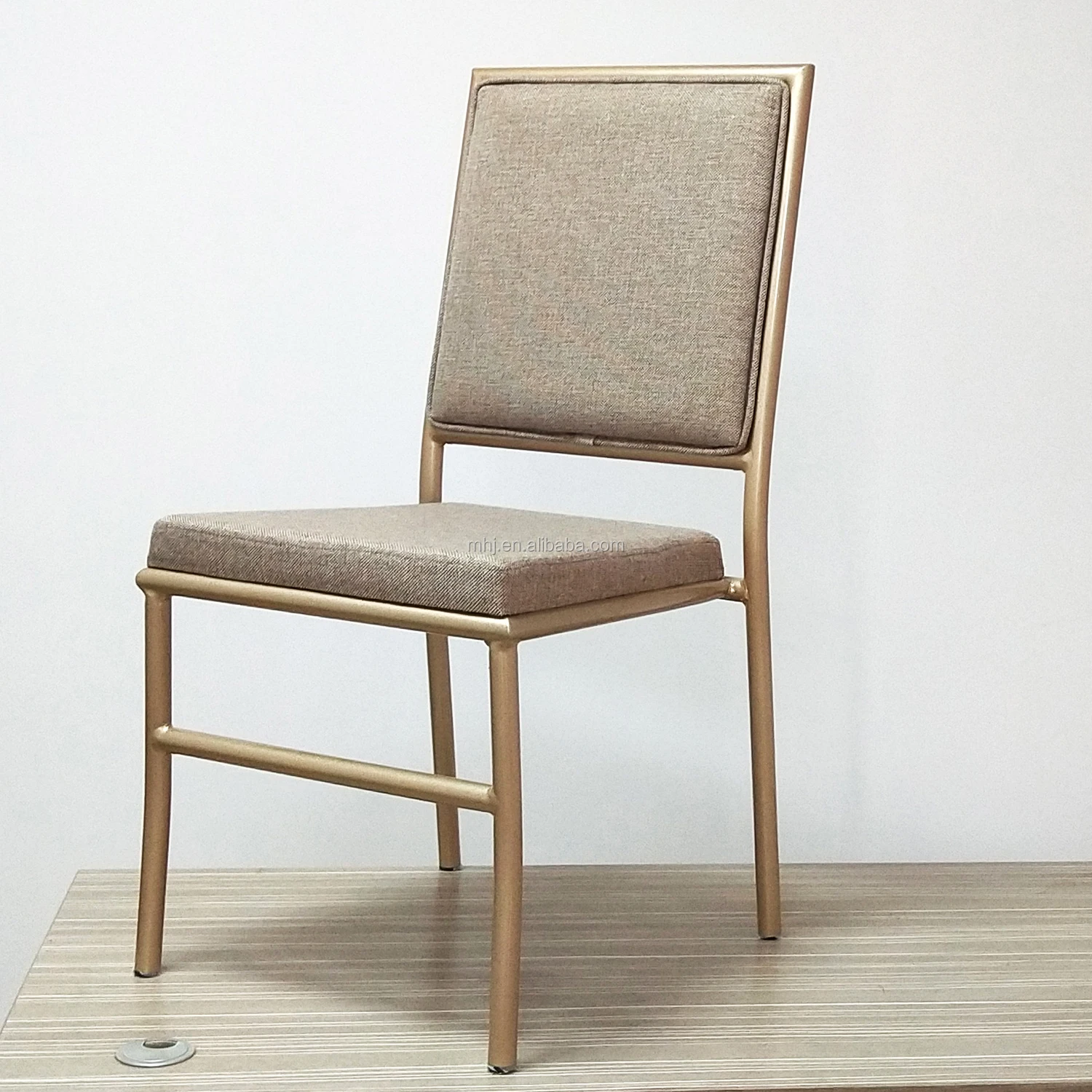 Алюминиевая Штабелируемая Золотая мебель для отеля, банкетный стул для свадебного торжества