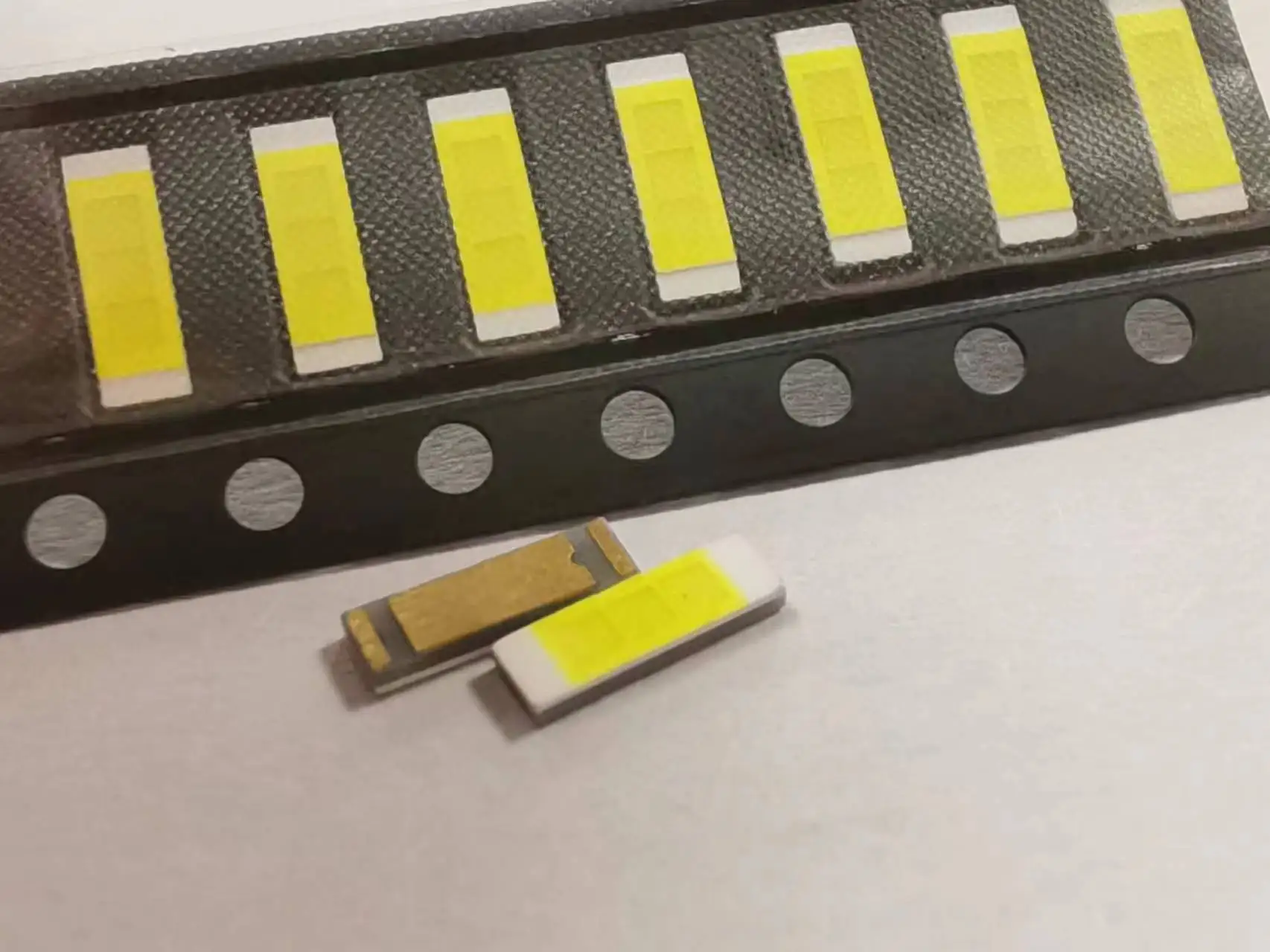 High energy CSP 1860 SMD LED 10W 15W 6500K 10000K 1860 LED chip 9V 10V White headlight for motor vehicle use