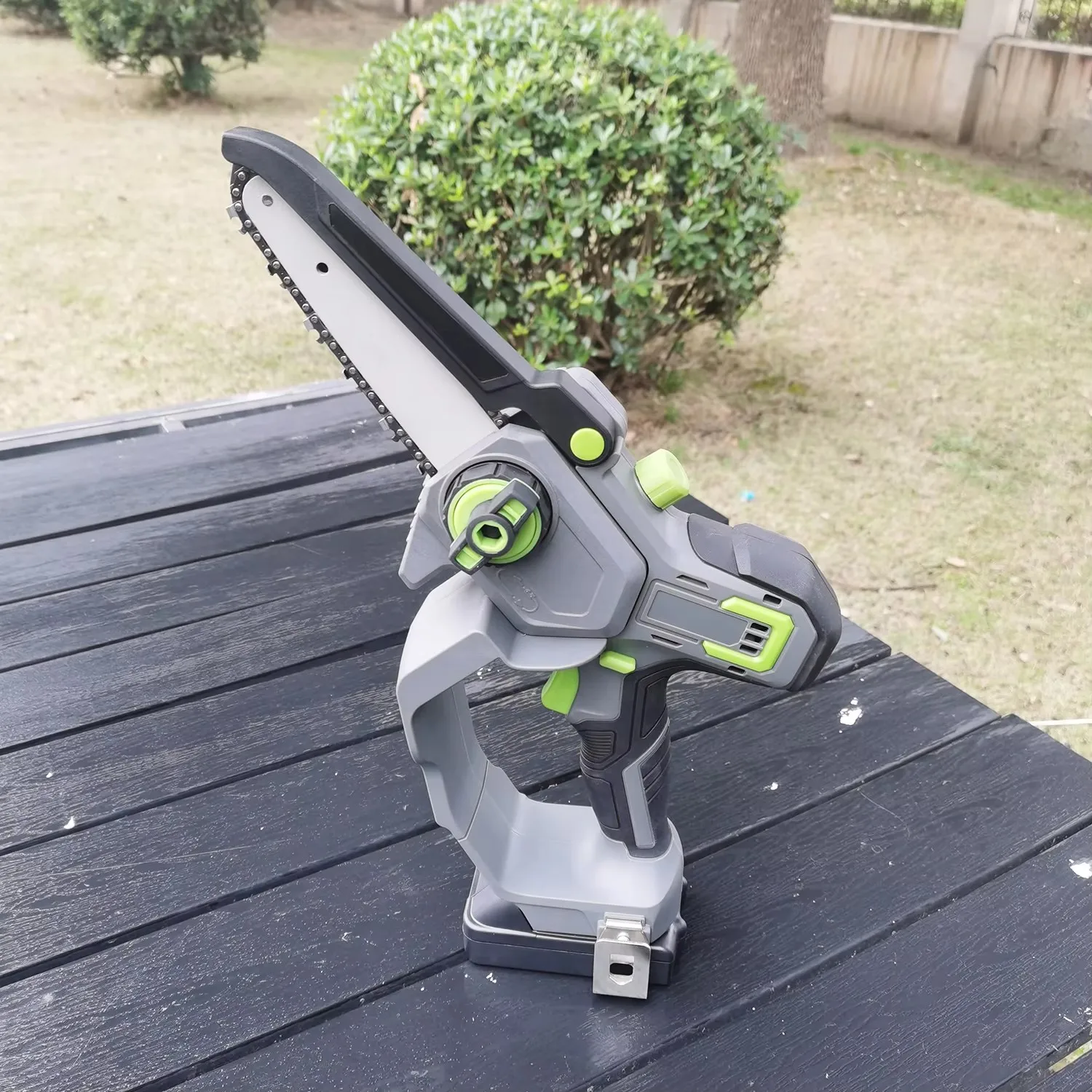 Professional 18v Lithium Battery Powered Brushless Tool-Free Cordless Chainsaws Rechargeable Wood Cutting Mini Chain Saw Machine