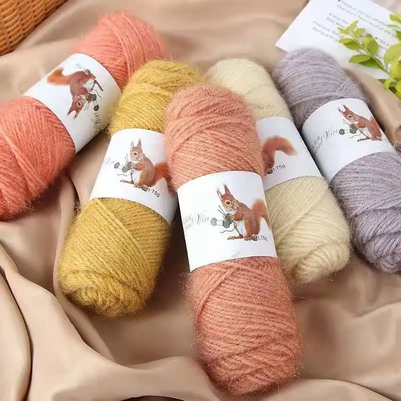 Ready To Ship 3 Strands 37 Colors Soft Squirrel Velvet Yarn polyester furry yarn thick knitting thread for Hat Scarf Sweater