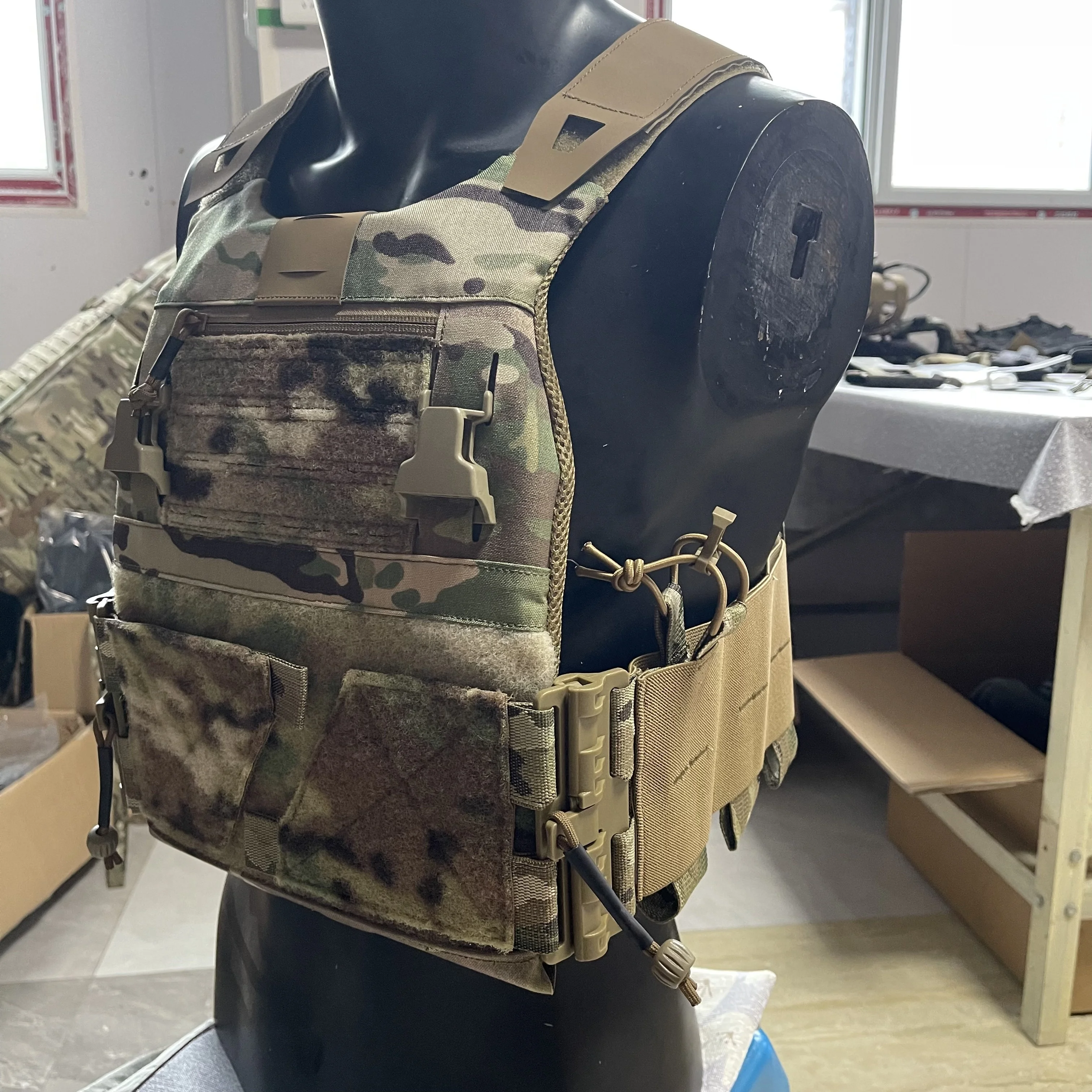 Camouflage tactical vest plate carrier