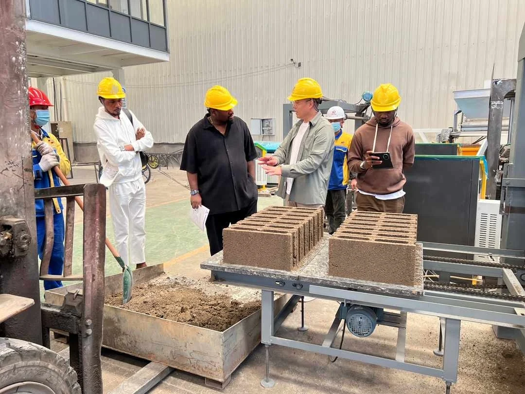 Fly ash Concrete Block Making Machine Aac Block Production Line Recycled Plastic Bricks Making Machine QT5-15 mud block machine