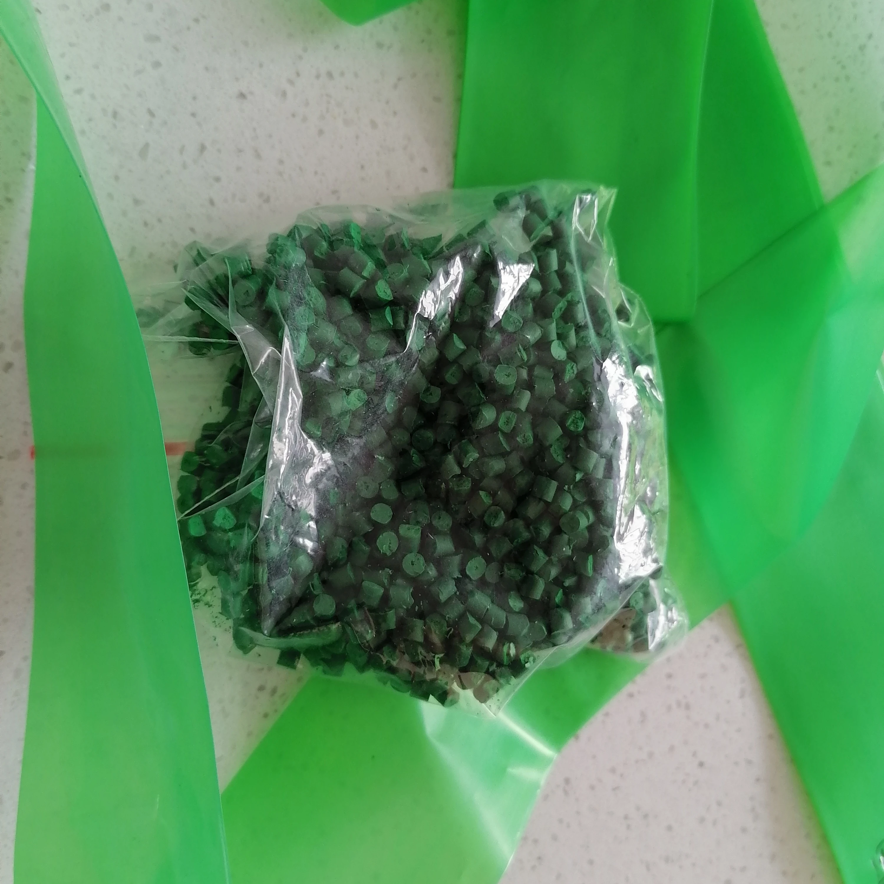 PE PP carrier Green color masterbatch plastic film masterbatch