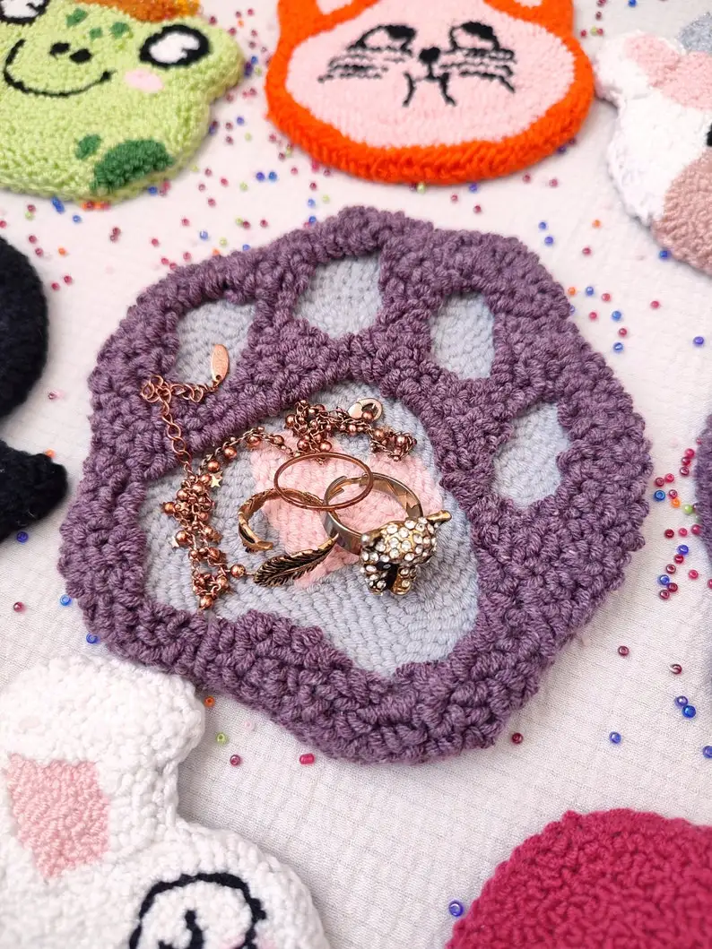 small size custom cute cat cow embroidery animal pattern punch needle tufting coasters mug rugs