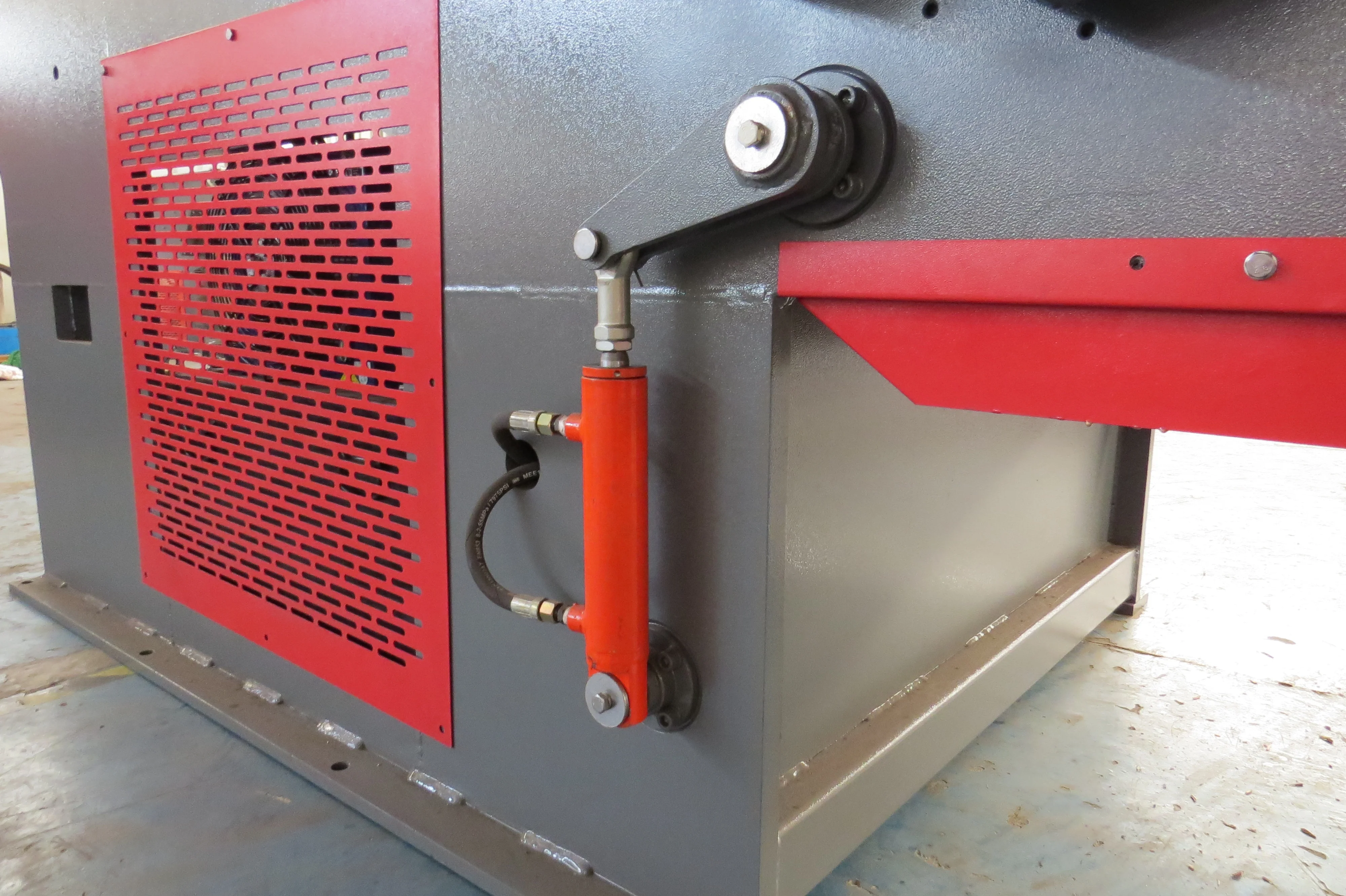 Tire/Paper/Waste/Plastic Shredder/Shredding Machine