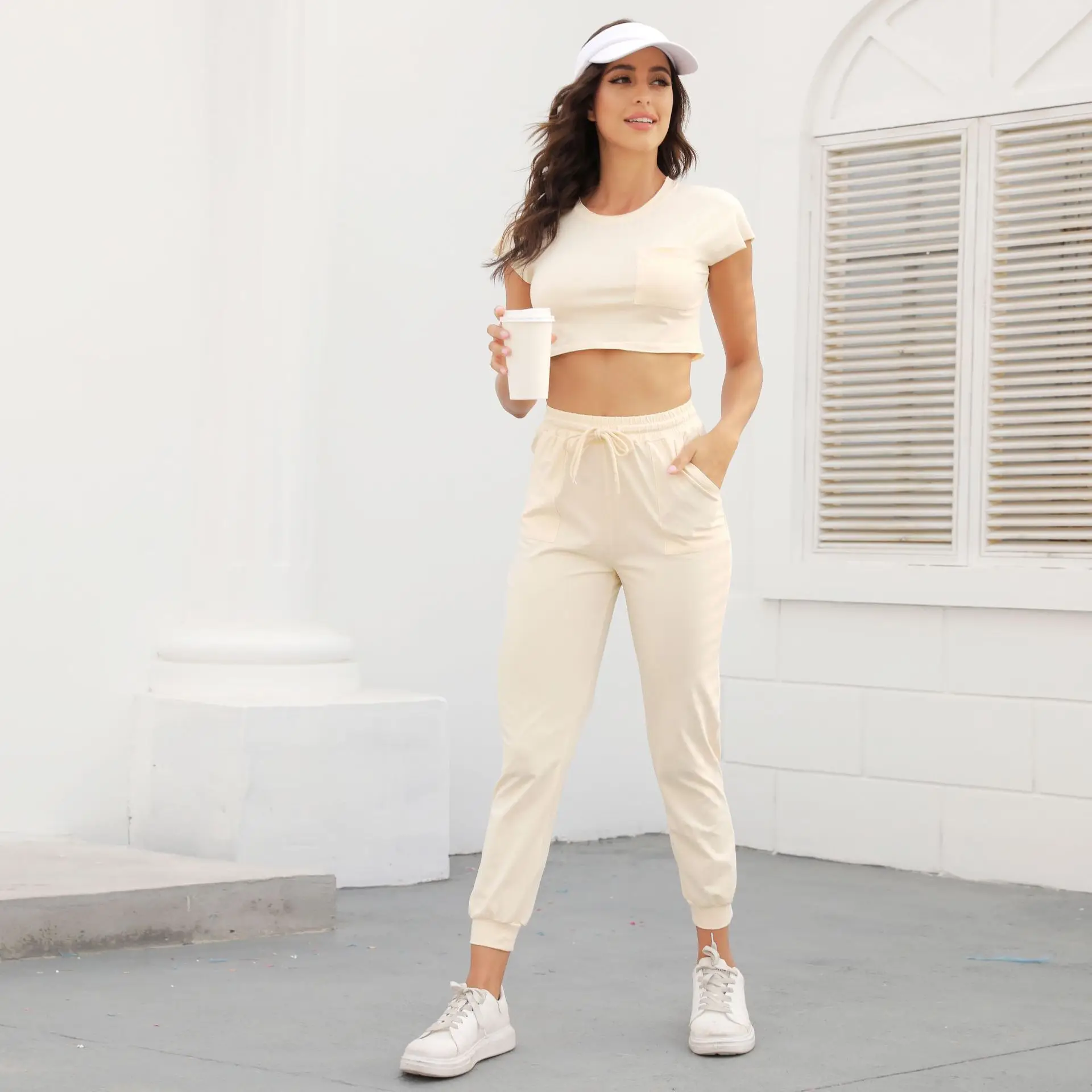 Wholesale Custom 2022 New Casual Sweatpants and Crop Top Jogger Set Breathable Workout Clothing Yoga Wear Women Sportswear