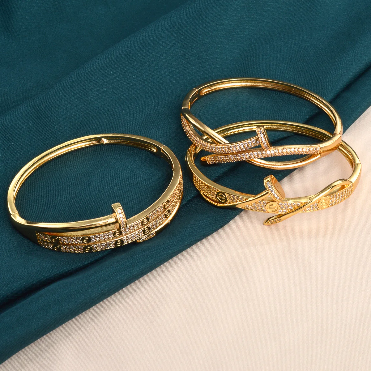 Waterproof Tarnish Free Jewelry 18K gold plated Copper Couple Women Full Diamond Zircon Nail Bracelet set