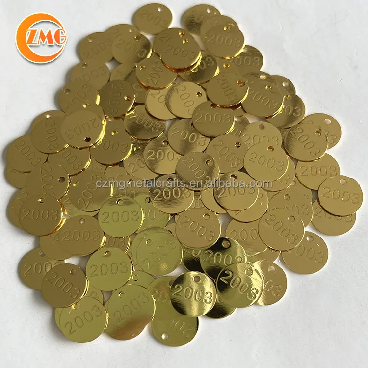  Лучшие продажи по индивидуальному заказу с покрытыем цвета чистого 24 каратного золота маленькие круглые выгравированные металлические шарма ювелирных изделий теги для