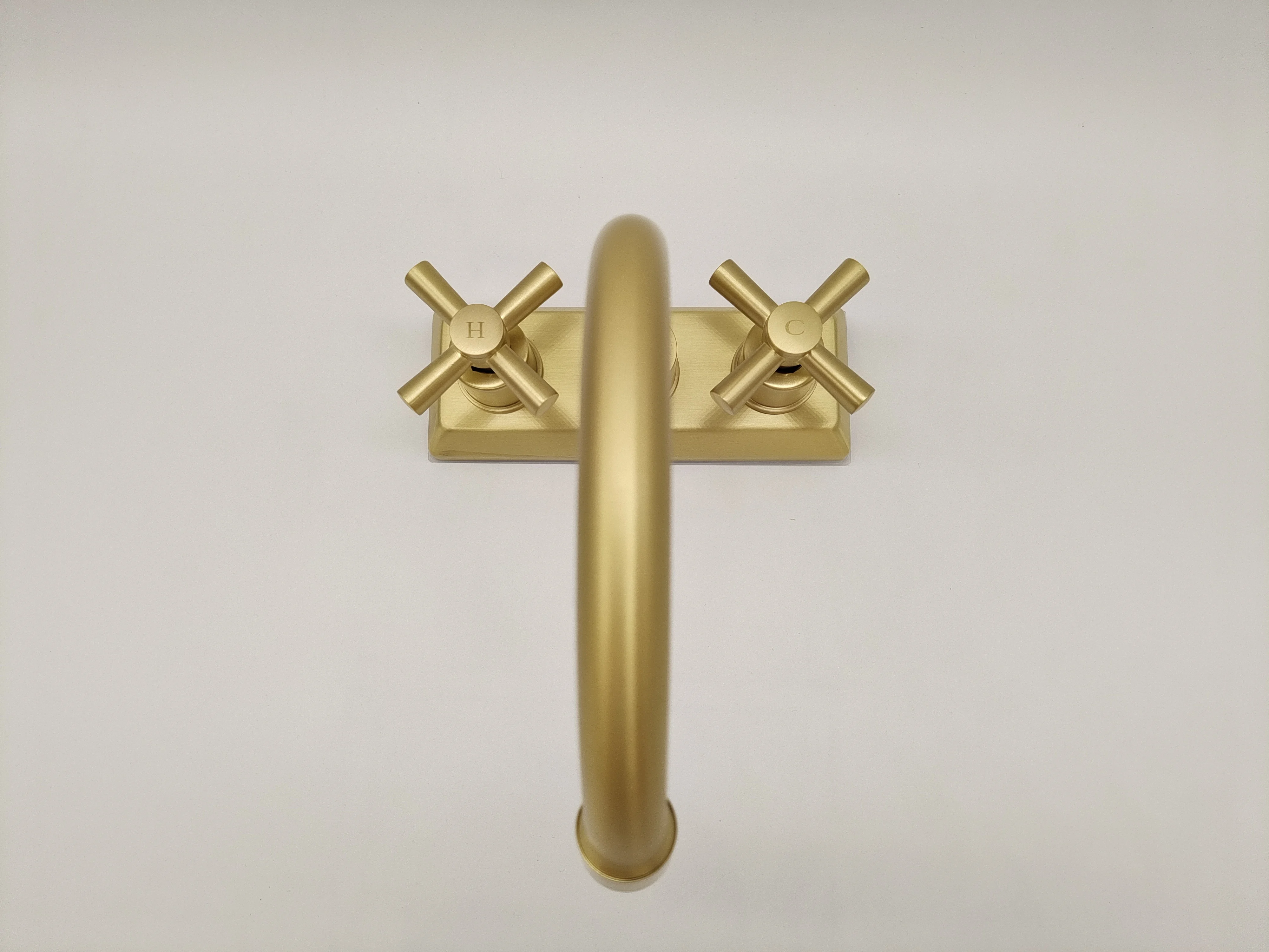 High Quality Economic Brushed Gold Four Inch Mixers Bridge Proboscis Basin Taps Kitchen Modern Contemporary Ceramic Kitchen Sink