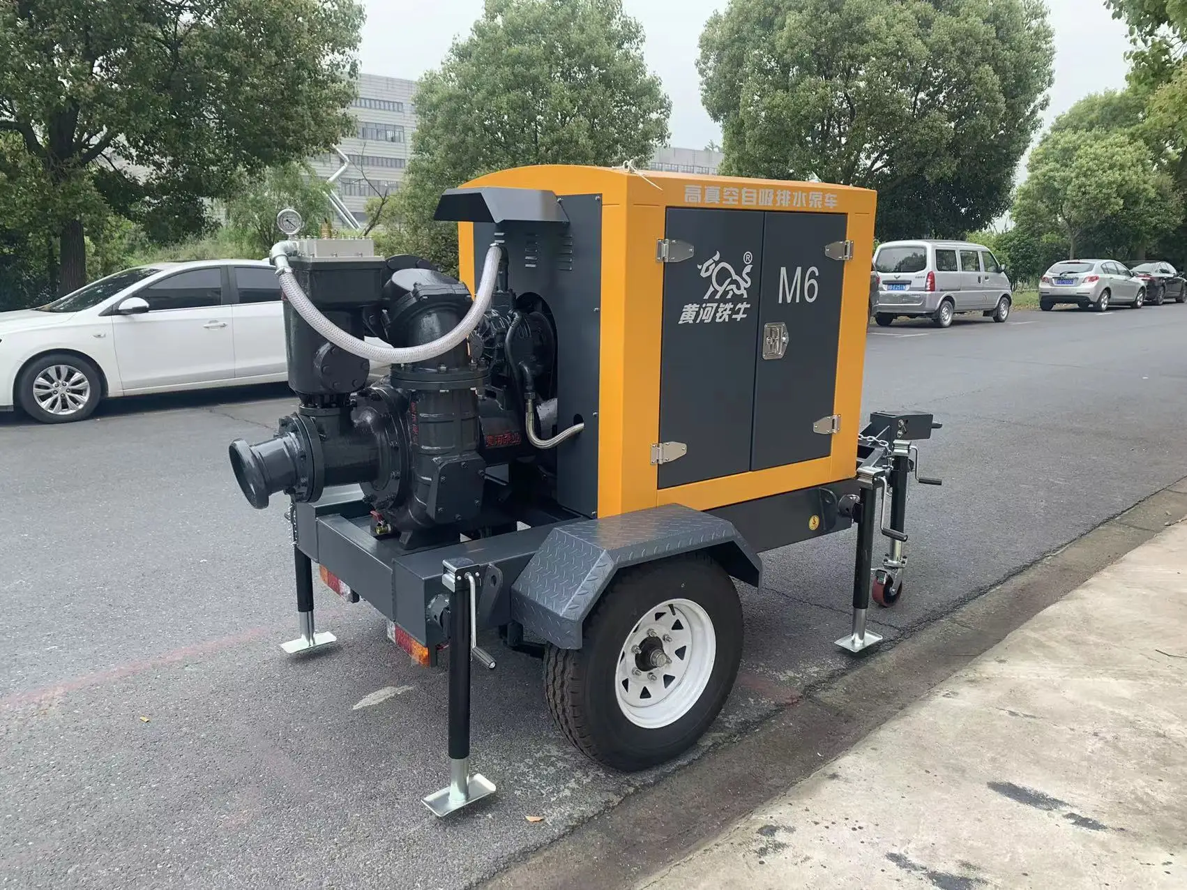 Diesel engine vacuum priming pump for large displacement mine engineering
