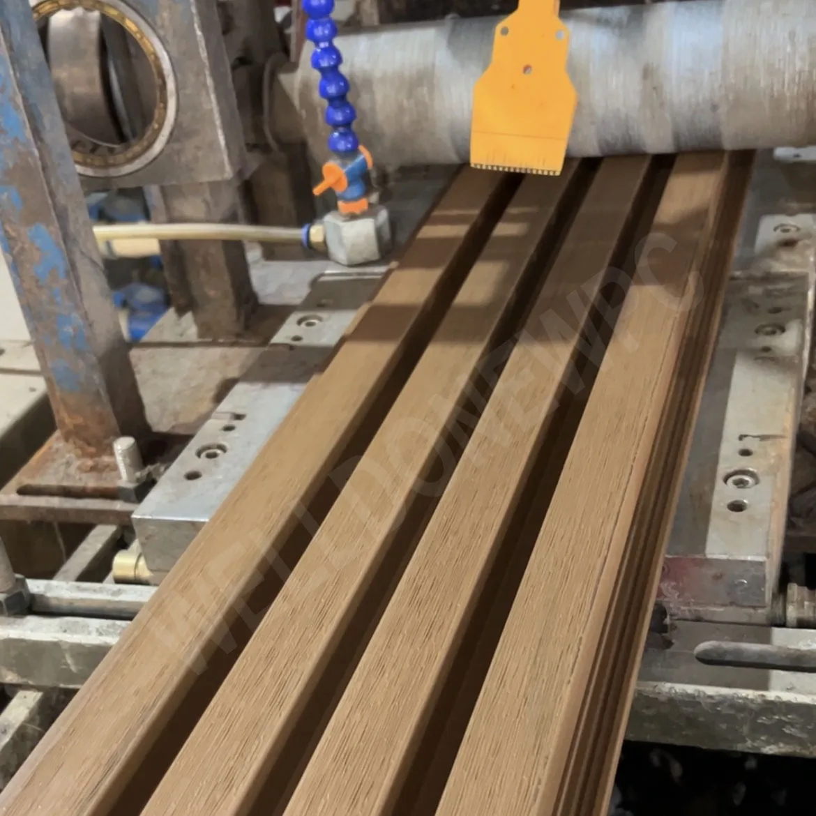 Factory Direct Exterior Hotel Decor Wood Plastic Composite Fluted WPC Wall Panel Indoor Facade Cement Panel Siding Cladding