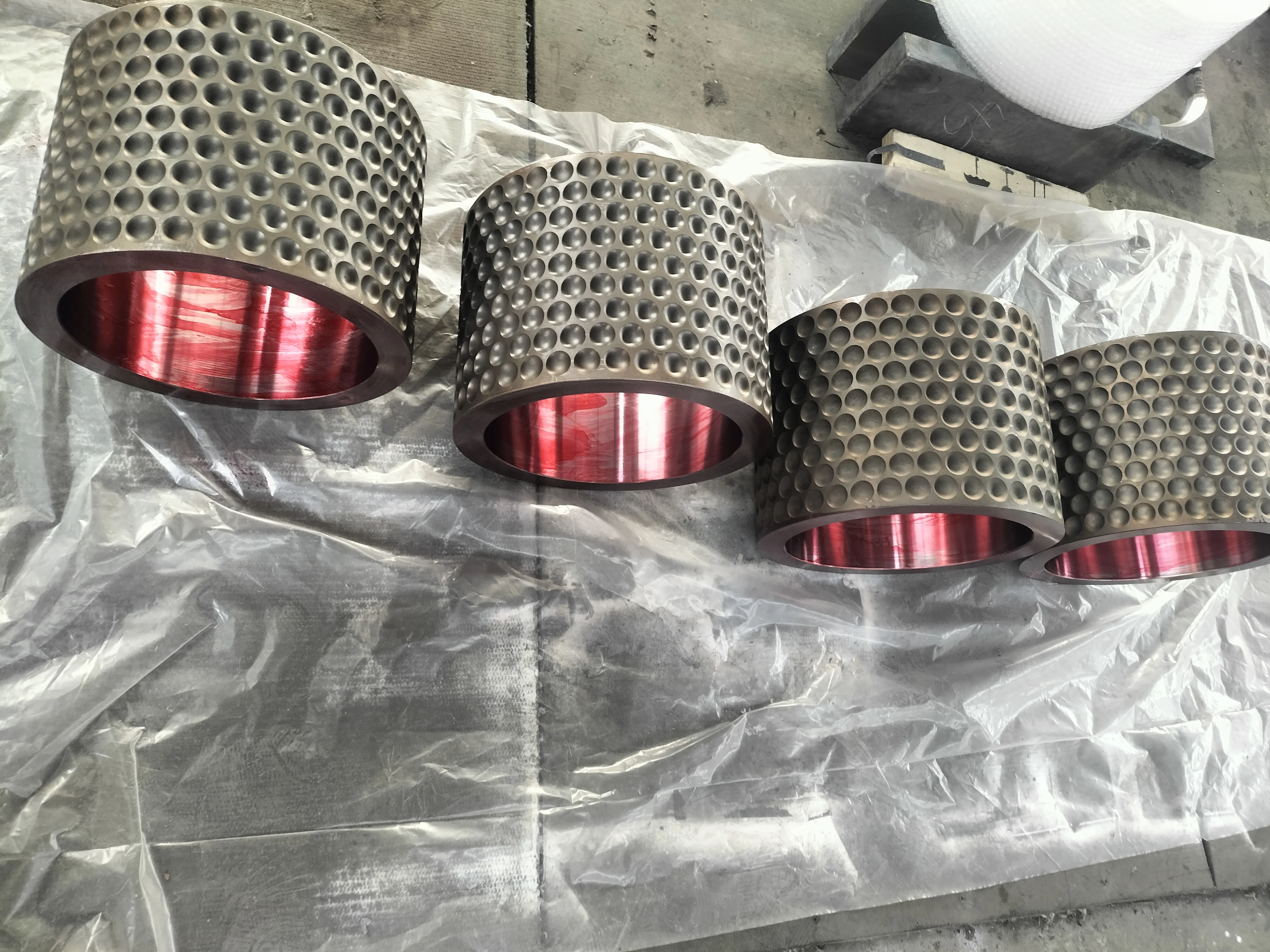 Chinese Manufacturers High Quality Good Wear Resistance Alloy Steel Crusher Dimpled Roller Shell